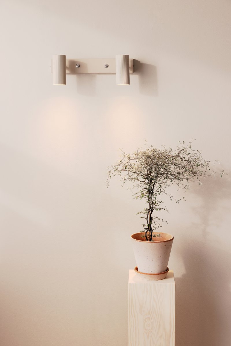 Hubble Beige leselampe Von Globen Lighting - Die Schirme sind in der Höhe und seitlich verstellbar.