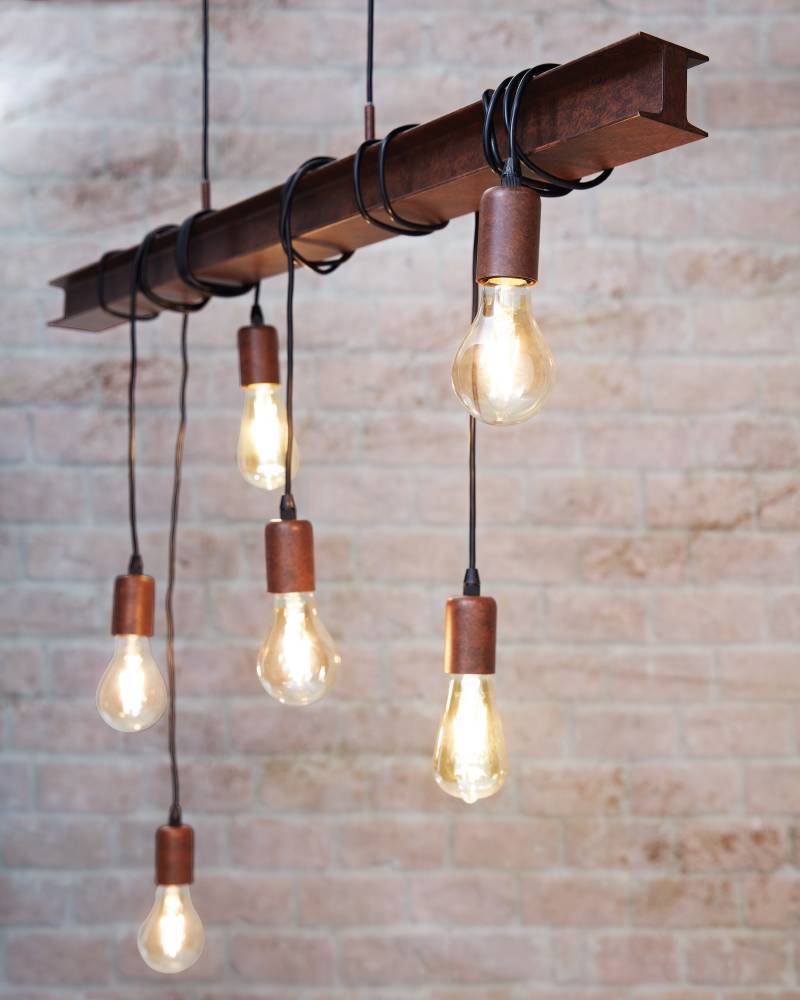 Townshend 100cm Braun hängelampe Von Eglo - Die Kombination aus Holz und Metall macht die Lampe zu einem Blickfang sowohl für moderne als auch für rustikale Inneneinrichtungen.