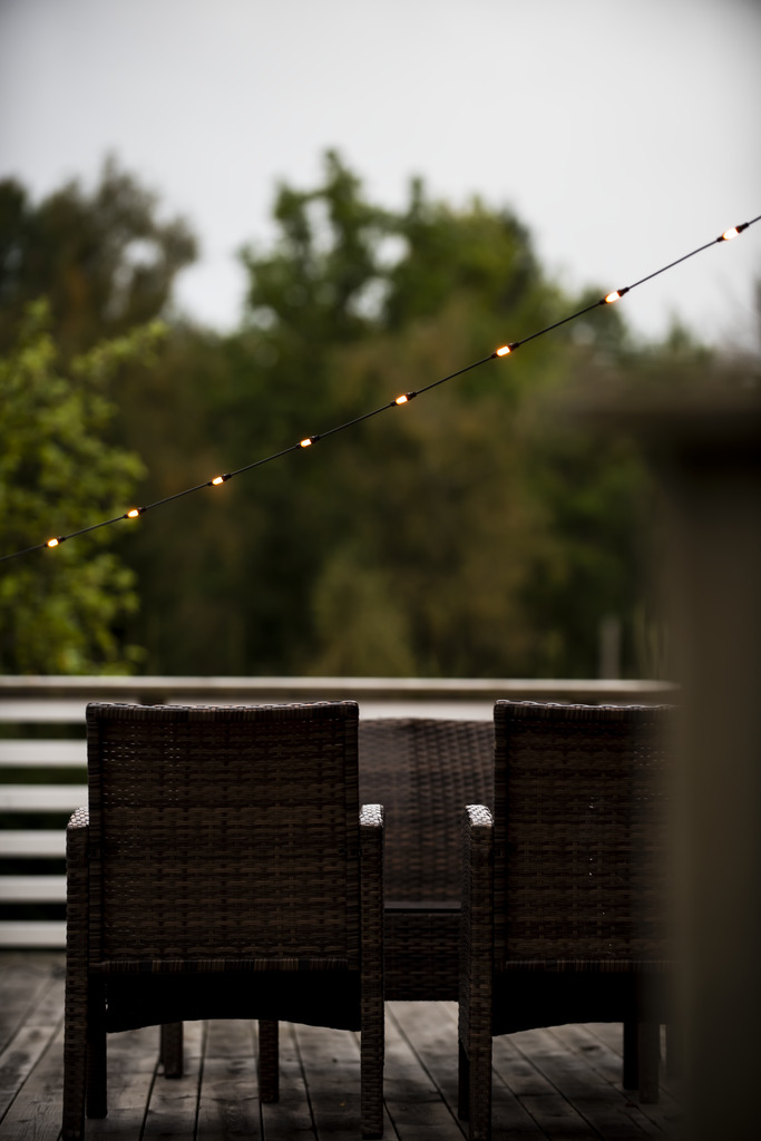 Lichterketten-Starterset Amber 6m Schwarz Von Konstsmide - Lichterketten-Starterset mit 20 l&auml;nglichen bernsteinfarbenen LED-Lichtern, die ein warmes und stimmungsvolles Licht verbreiten.