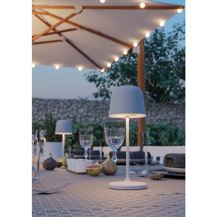 Mannera 20cm Grau tragbare Von Eglo - Das Aufladen erfolgt ganz einfach &uuml;ber das mitgelieferte USB-Kabel und l&auml;sst sich somit problemlos &uuml;berallhin mitnehmen &ndash; egal ob auf der Terrasse, im Garten oder beim Picknick.