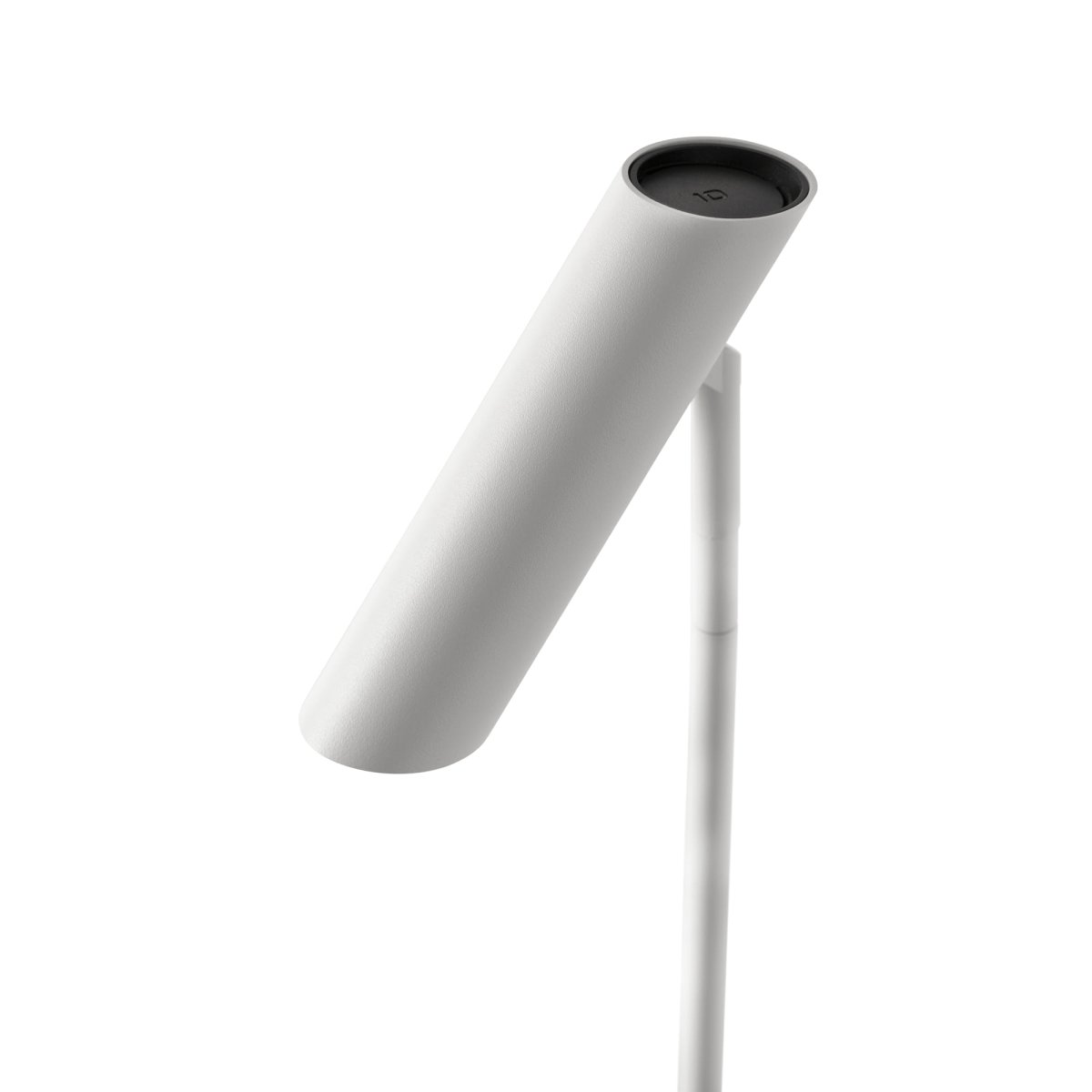 Leo Weiß stehlampe Von Faro Barcelona - Leo ist eine wei&szlig;e Stehleuchte mit integrierter LED, die Vielseitigkeit mit modernem Design verbindet.