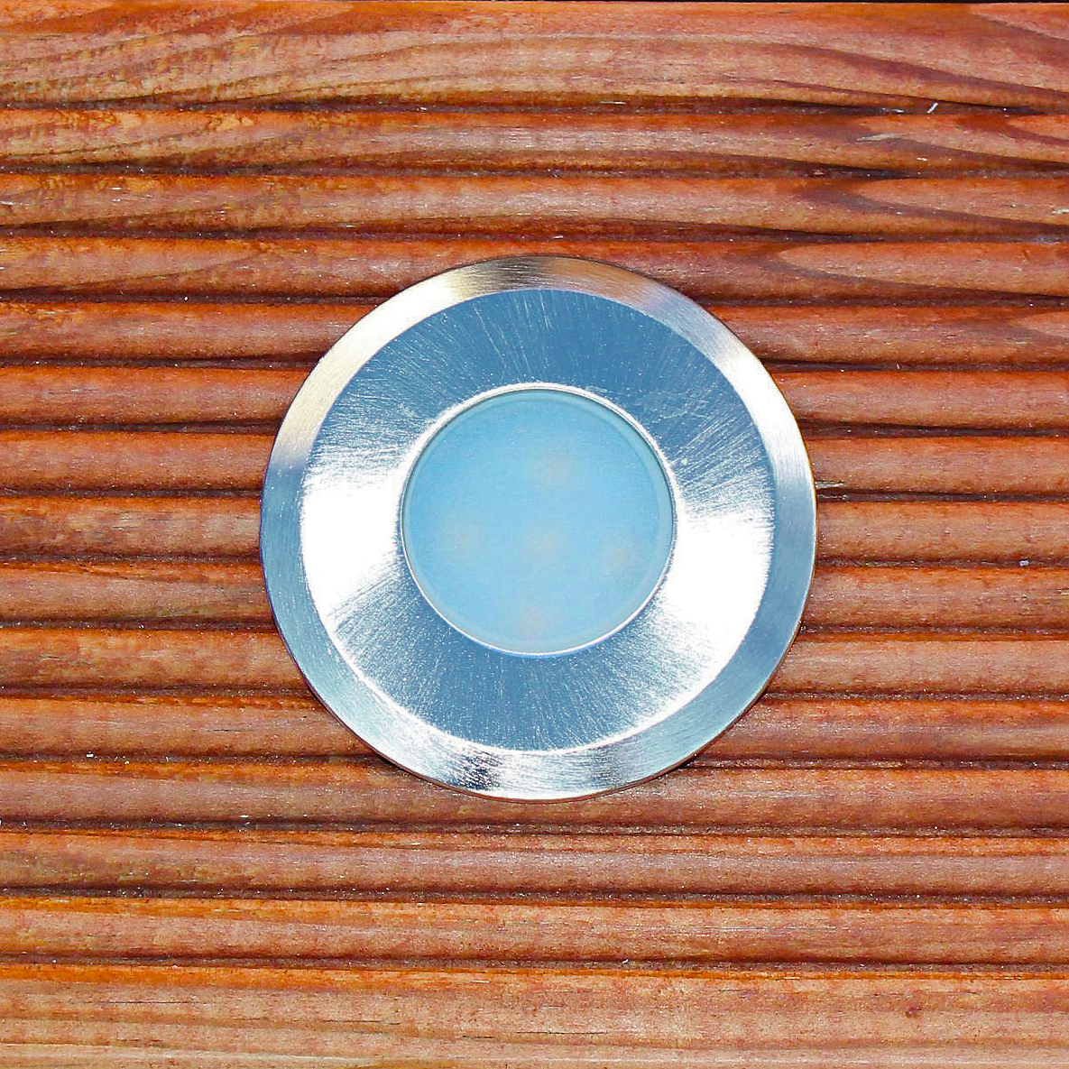 Terra Silber Von Lightson - Denken Sie daran, einen Transformator zu wählen, der zur Gesamtwattzahl Ihrer Lampen passt.