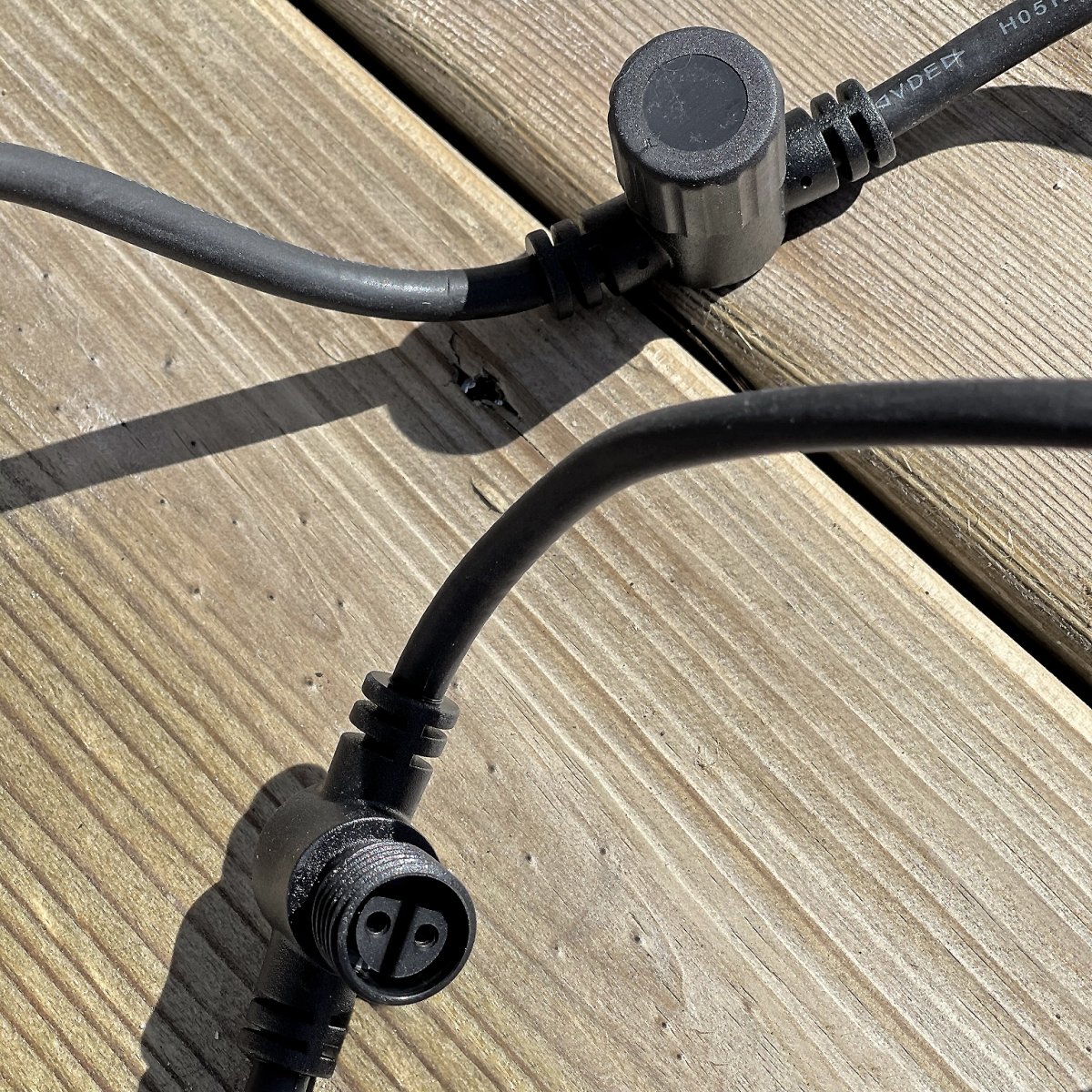 Verteilerkabel 5m Schwarz Von Lightson - Die Flexibilität ist enorm, wenn Sie nicht von Anfang an genau wissen müssen, wo die Lichter sein werden.