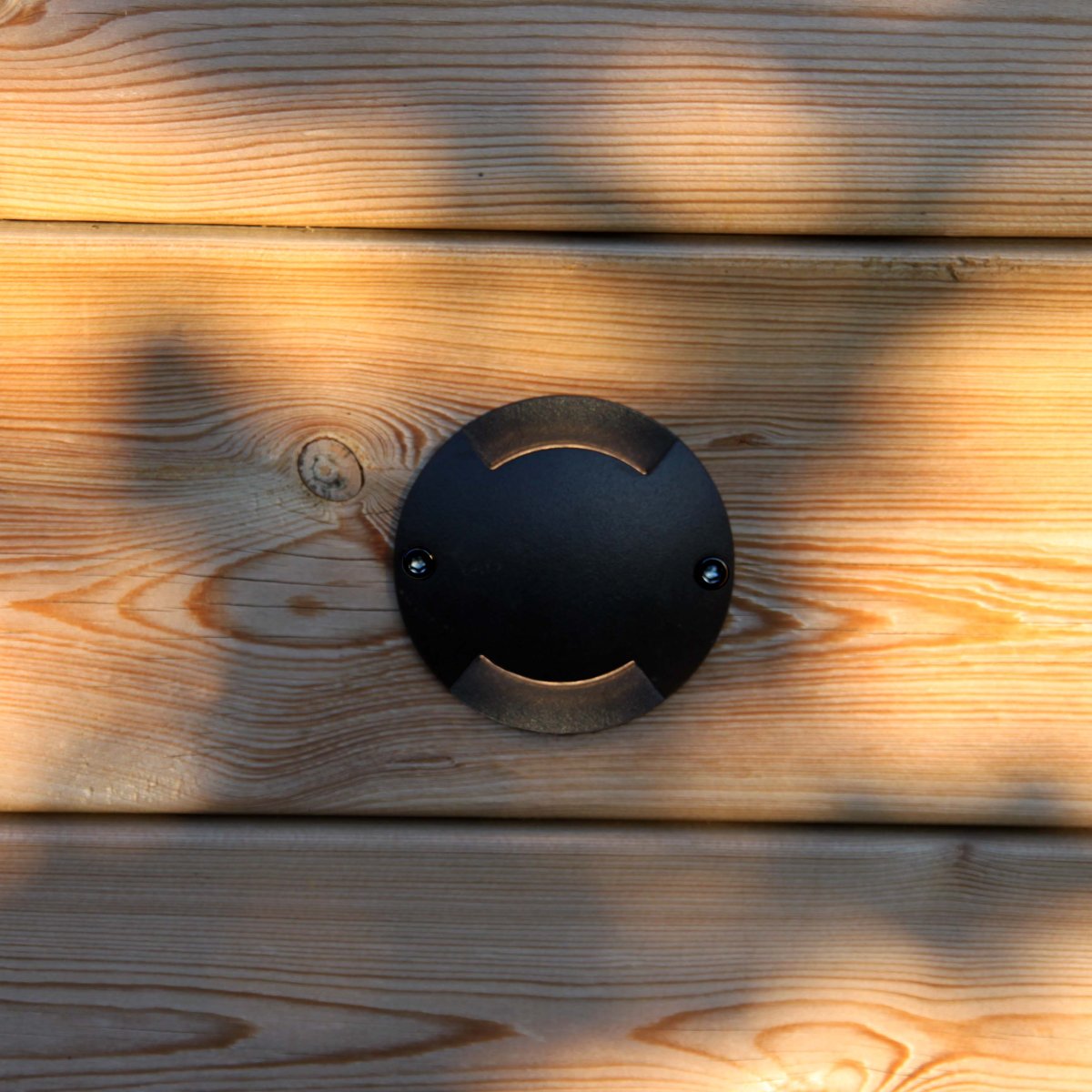 Zenit duo Schwarz Von Lightson - Ein flexibles und günstiges 12-Volt-System für Ihren Garten, das Sie einfach selbst installieren und später bei Bedarf auf bis zu 50 Meter erweitern können.