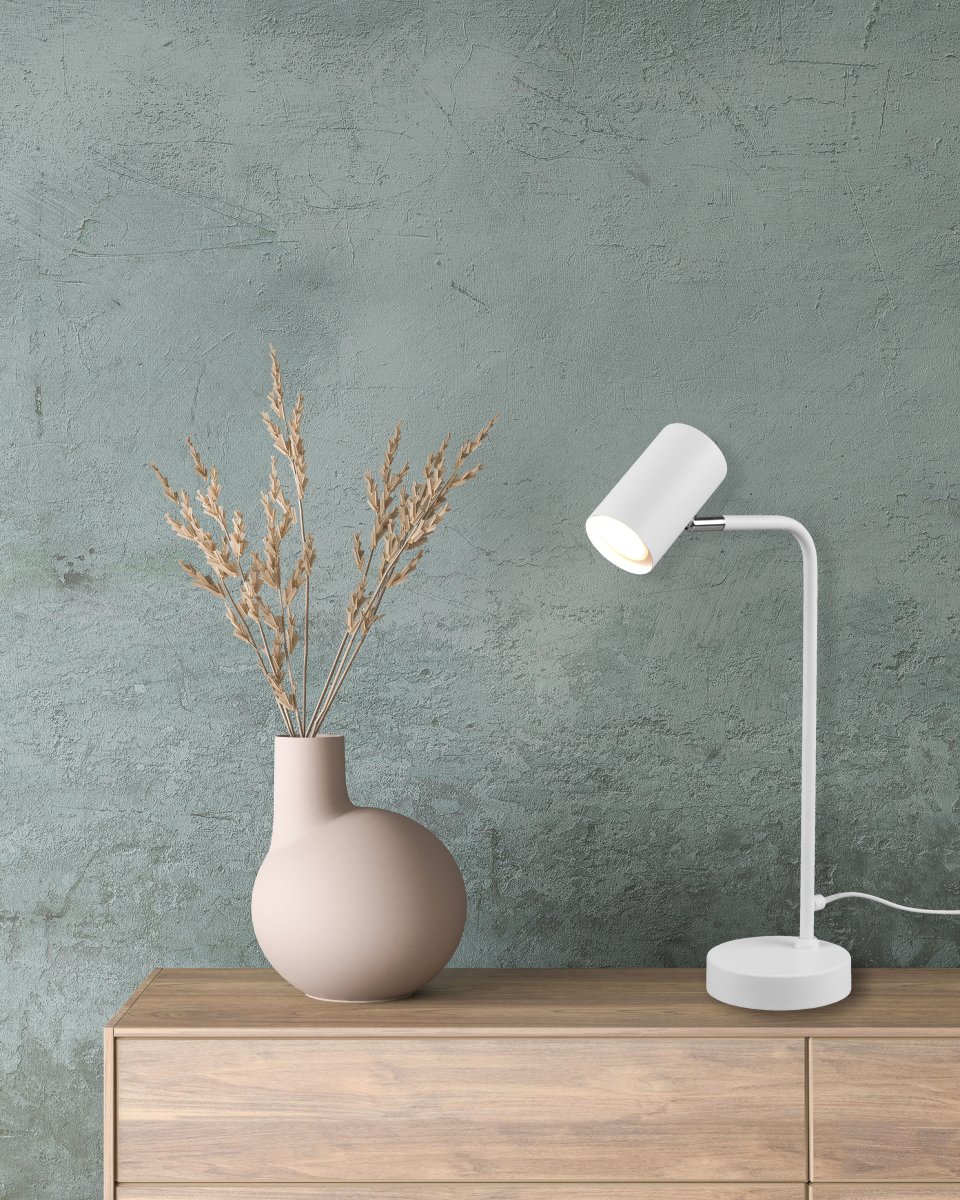 Marley 45cm Weiß schreibtischlampe Von Trio Lighting - Die minimalistische Tischleuchte MARLEY setzt mit ihren klaren Linien und dem eleganten Design stimmungsvolle Lichtakzente.
