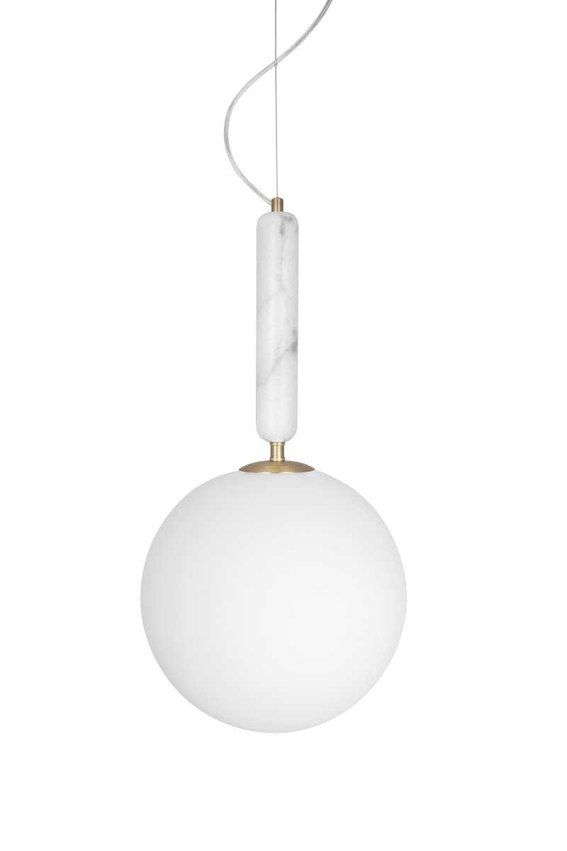 Torrano Ø30 Weißer Marmor hängelampe Von Globen Lighting - Stein ist ein natürliches Material, die Farbe und Schattierungen der Marmorierung variieren und erzeugen bei jedem Stück ein einzigartiges Muster.