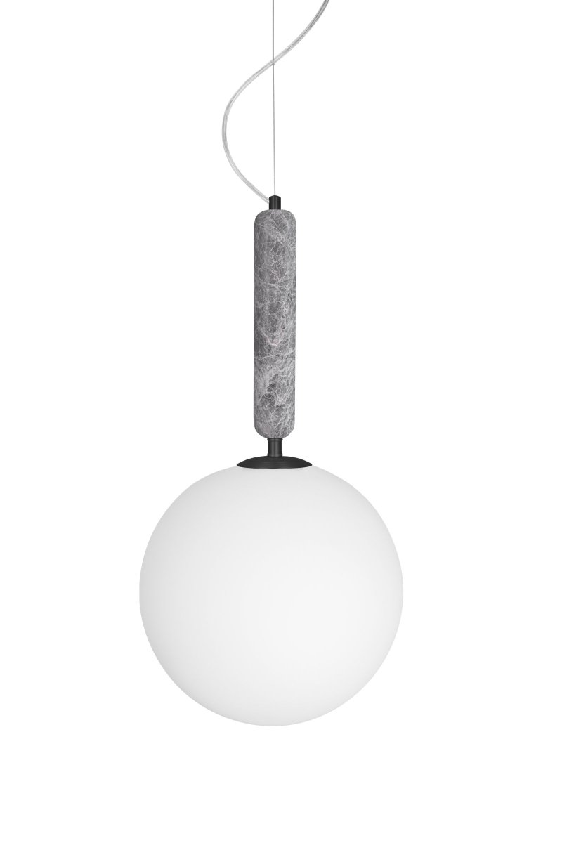Torrano Ø30 Grauer Marmor hängelampe Von Globen Lighting - Stein ist ein nat&uuml;rliches Material, die Farbe und Schattierungen der Marmorierung variieren und erzeugen bei jedem St&uuml;ck ein einzigartiges Muster.