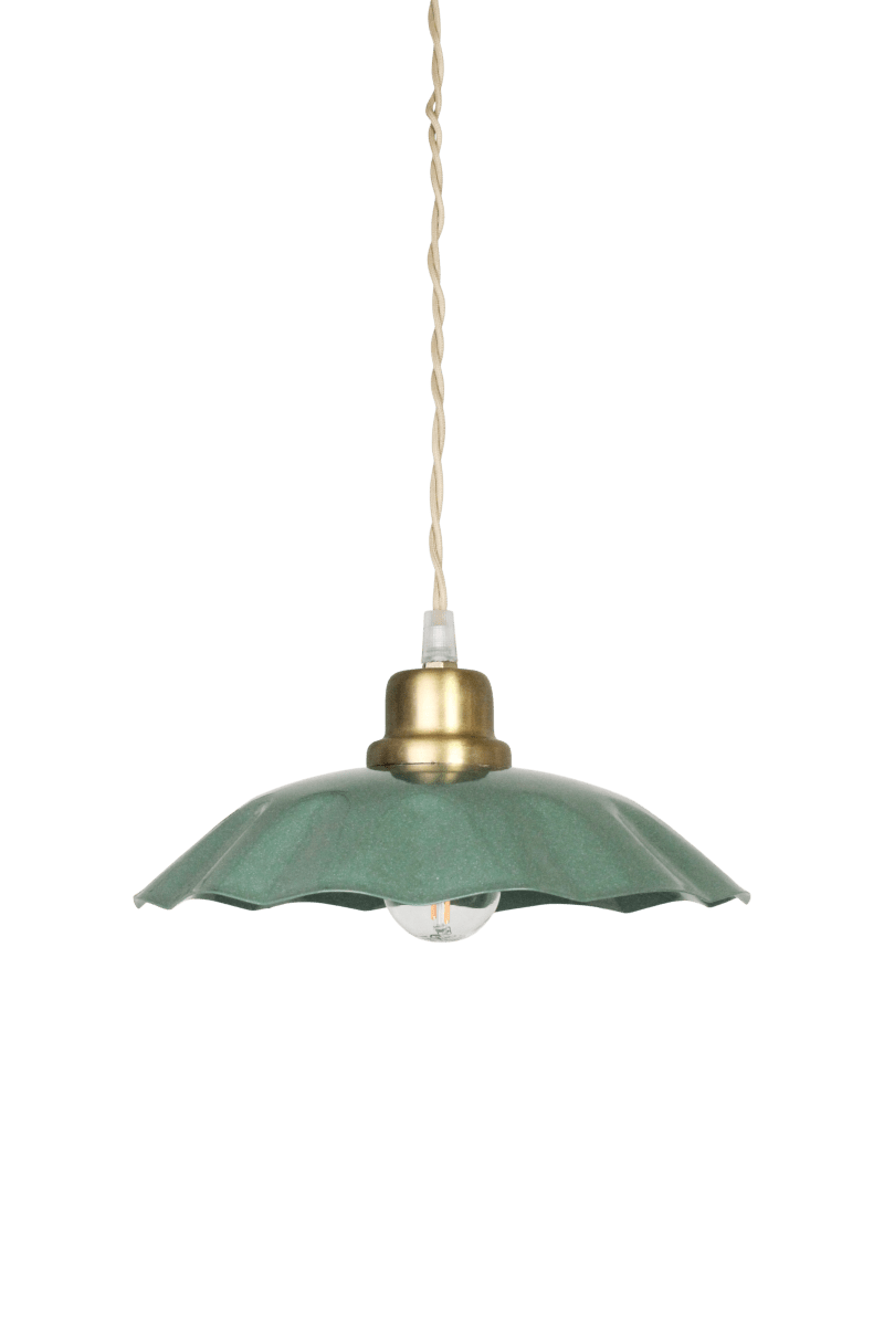 Zoombild von Diana Ø23 Grün hängelampe Von Strömshaga - Diana ist eine elegante Pendelleuchte mit klassischem und zeitlosem Design.