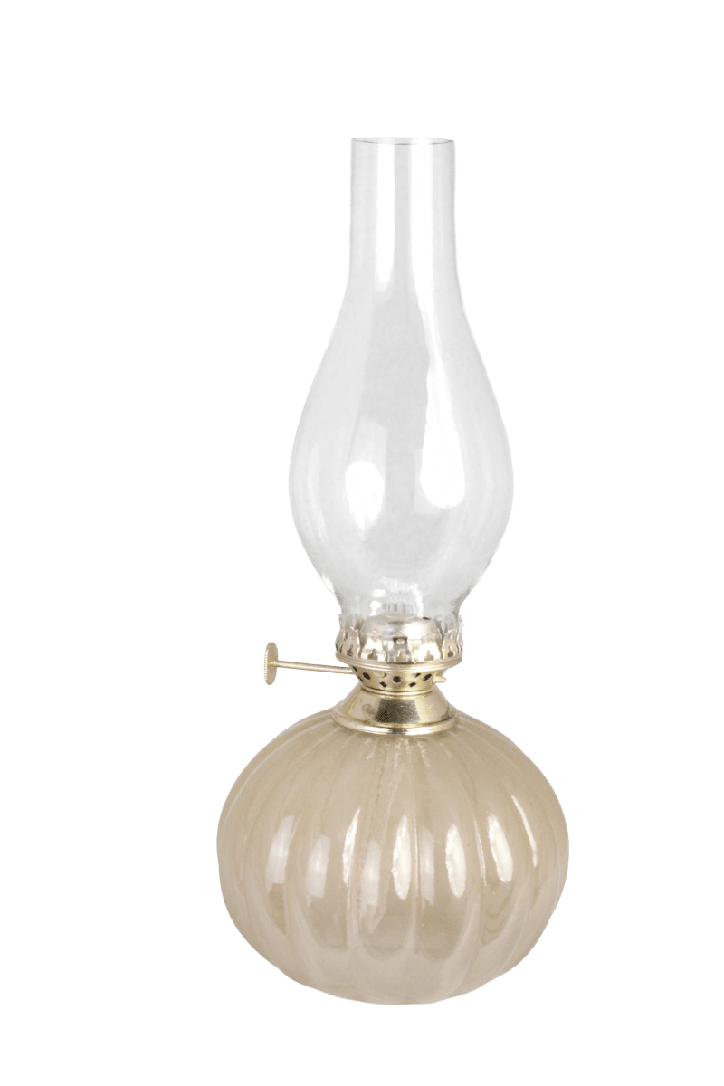 Zoombild von Olga Beige Von Strömshaga - Der runde Lampenfu&szlig; aus beigefarbenem Glas mit seiner gerippten Struktur verleiht der Lampe besonderen Charakter und harmoniert perfekt mit dem Brenner in Antikmessing-Optik.