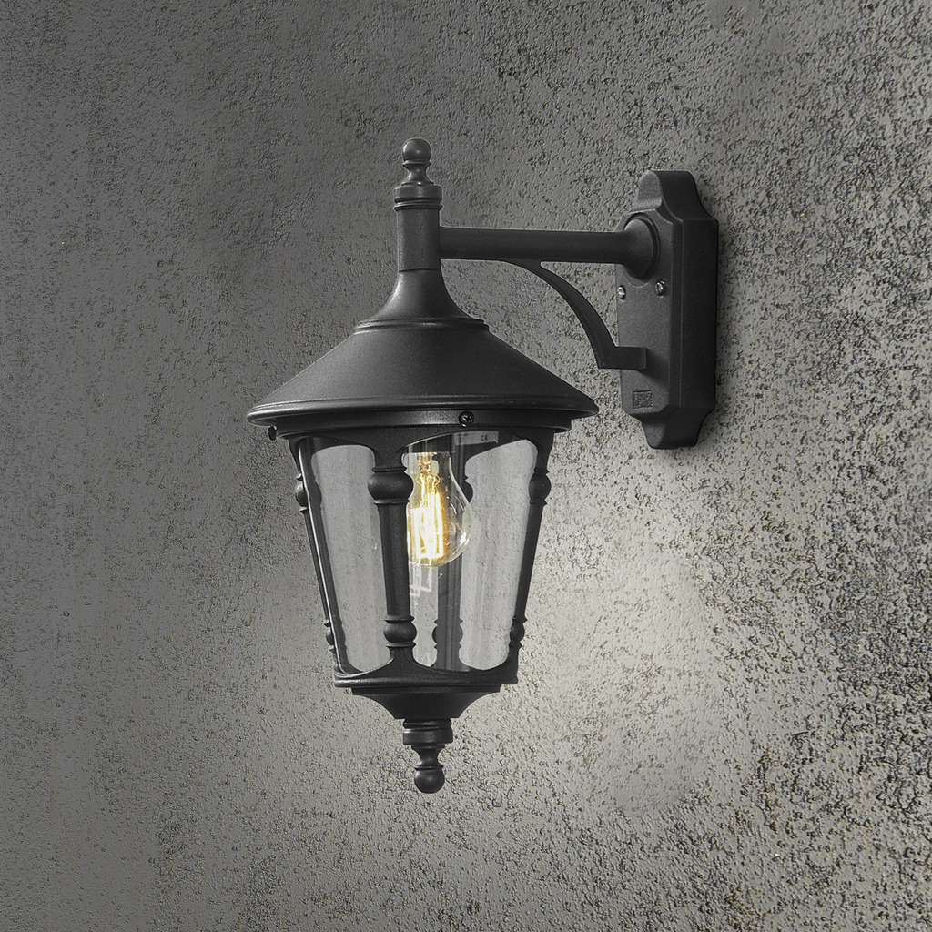 Virgo Schwarz außenlampe Von Konstsmide - Sorgen Sie für einen beeindruckenden ersten Eindruck und verleihen Sie Ihrer Außenwand eine stilvolle Beleuchtungslösung, die Tradition mit Funktionalität verbindet!