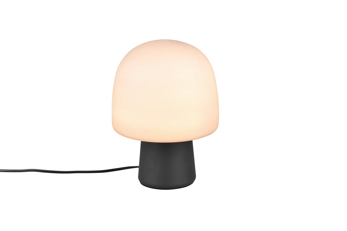 Steen 27cm Schwarz tischlampe Von Trio Lighting - Mit ihrer pilzförmigen Silhouette und der Kombination aus mattschwarzem Fuß und taupefarbenem Glasschirm wird sie zum stilvollen Blickfang in jedem Raum.