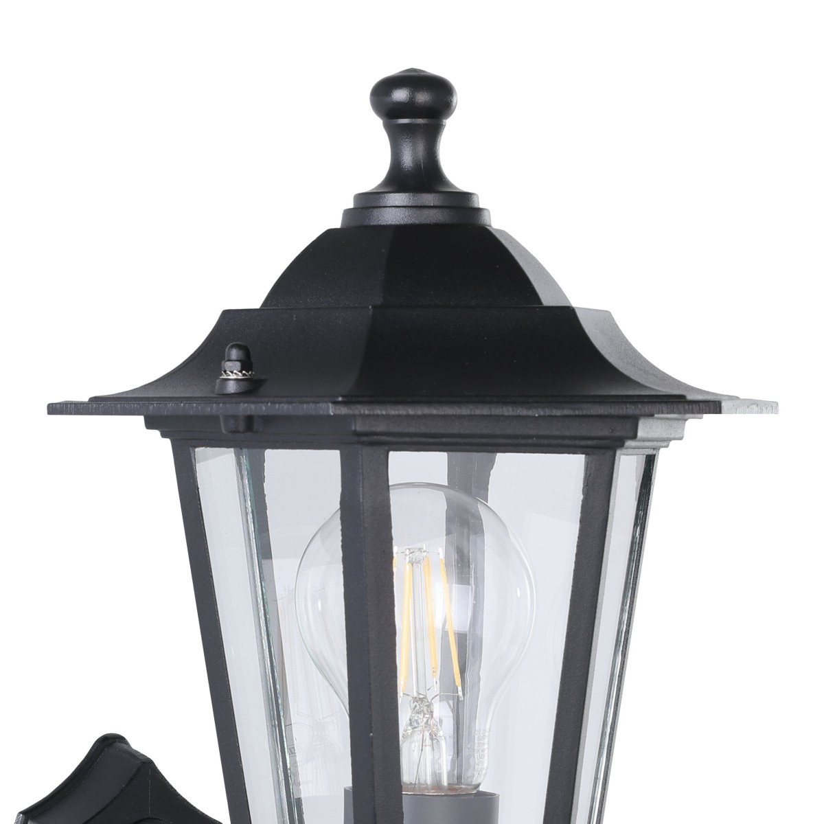 Laterna Schwarz außenlampe Von Eglo - Das klare Glas gibt den Blick auf die Lichtquelle frei und sorgt f&uuml;r ein angenehmes, stimmungsvolles Licht.