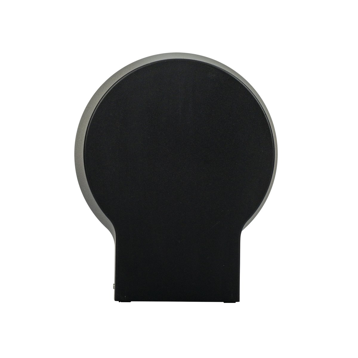 Neptun Schwarz außenlampe Von Dyberg Larsen - Durch ihr rundes Design verbreitet sie ein gro&szlig;es Lichtfeld und passt daher gut in alle Wandarten.