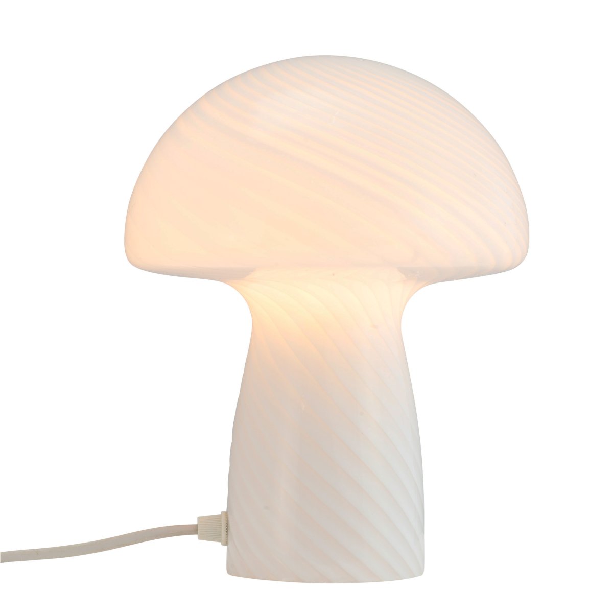 Jenny 23cm Weiß tischlampe Von Dyberg Larsen - Egal, ob sie auf einem Beistelltisch, einer Fensterbank, einem Nachttisch oder einem Schreibtisch platziert wird, die Tischlampe Jenny Mushroom ist ein perfektes Accessoire, das Ihr Zuhause mit seinem Charme und seiner Eleganz bereichert.