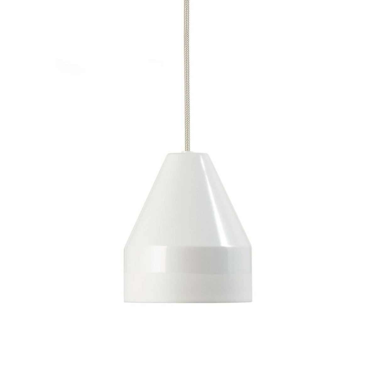 Zoombild von Crayon Ø30 Weiß hängelampe Von Dyberg Larsen - Die Crayon-Lampe ist von den charmanten, ikonischen Buntstiften inspiriert und ist dezent und elegant aus Metall gestaltet.
