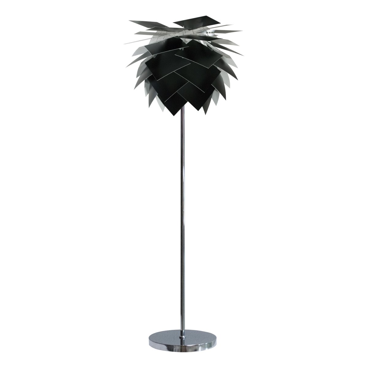 Pineapple Schwarz stehlampe Von Dyberg Larsen - Mit ihrem schlanken Metallsockel und der einzigartigen Silhouette wird die Stehleuchte Pineapple zu einem künstlerischen Element, das die Atmosphäre jedes Raumes verbessert.