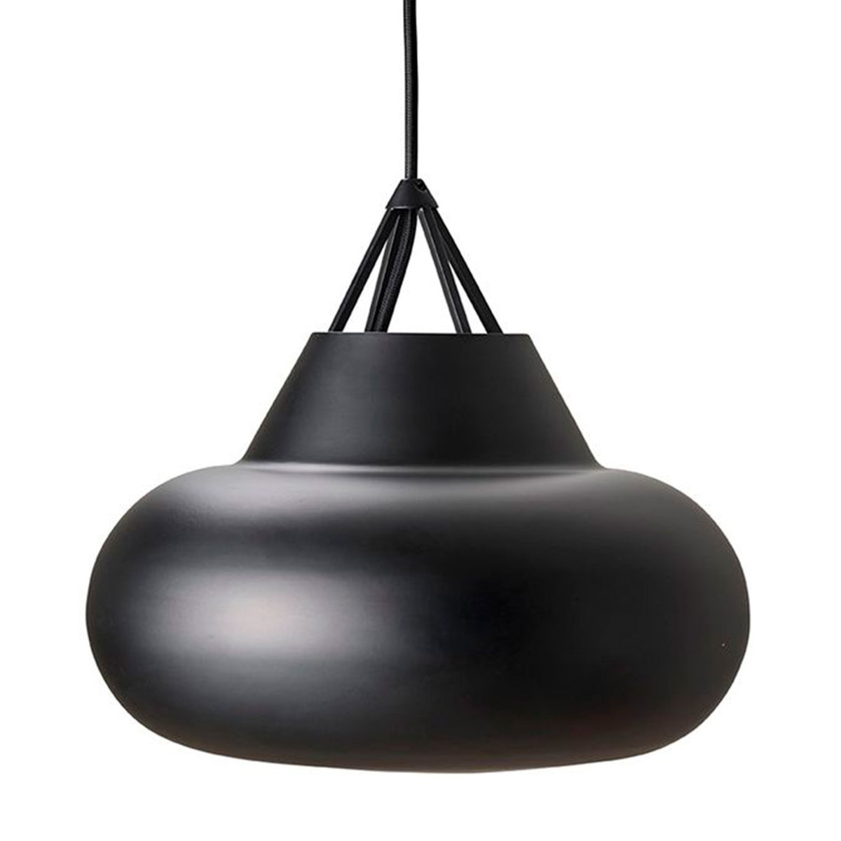 Polo Ø30 Schwarz hängelampe Von Dyberg Larsen - Diese schwarze Pendelleuchte wurde von Frank Kerdil entworfen, besteht aus mattiertem Metall und hat ein minimalistisches Äußeres mit einem modernen und charismatischen Erscheinungsbild, bei dem Licht, Form und Funktion aufeinandertreffen.