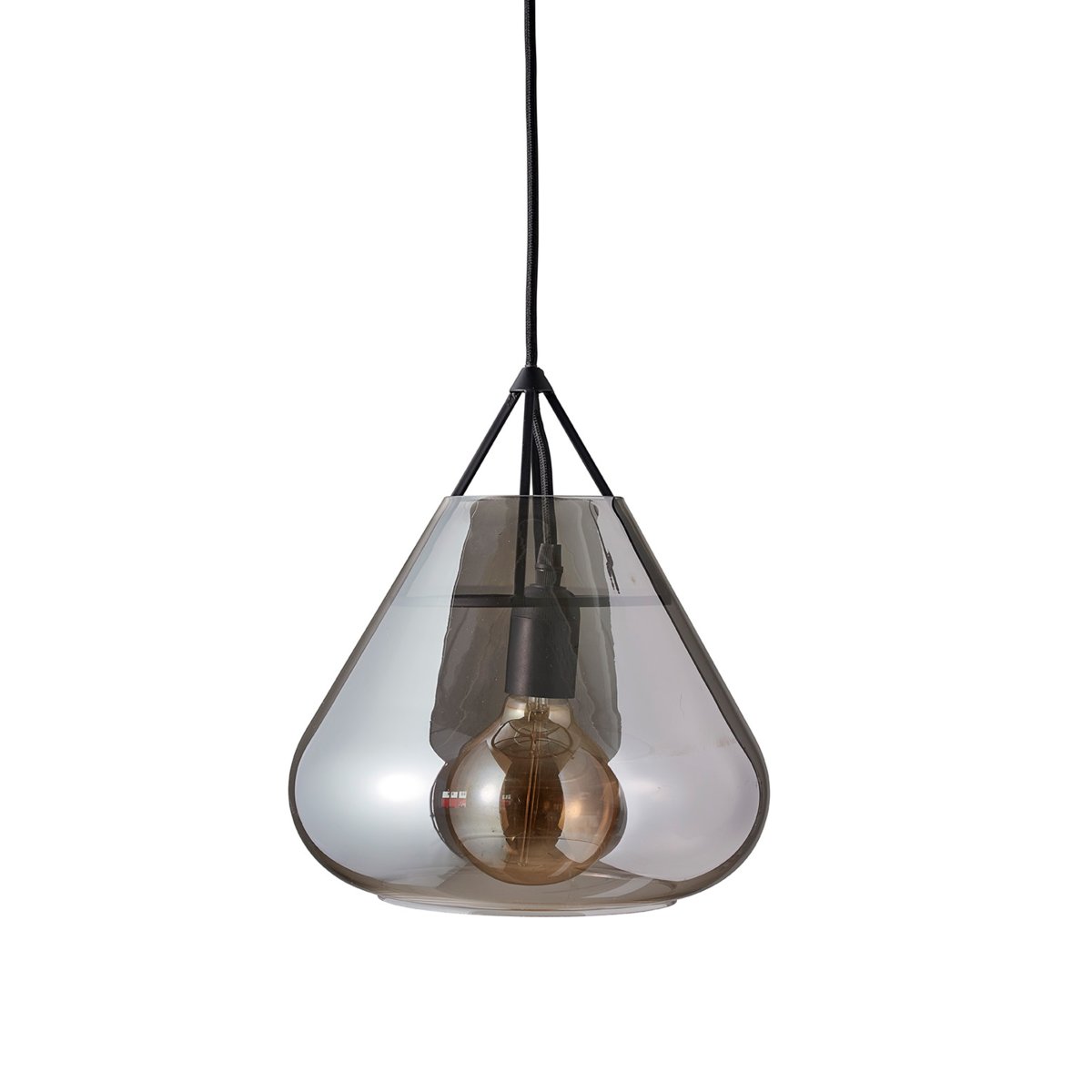 Volta Ø26 Schwarz hängelampe Von Dyberg Larsen - Die Volta-Pendelleuchte von Dyberg Larsen kombiniert elegantes Rauchglas mit mattem Metall und schafft so eine Pendelleuchte, die sowohl eine Designikone als auch eine funktionale Lichtquelle ist.
