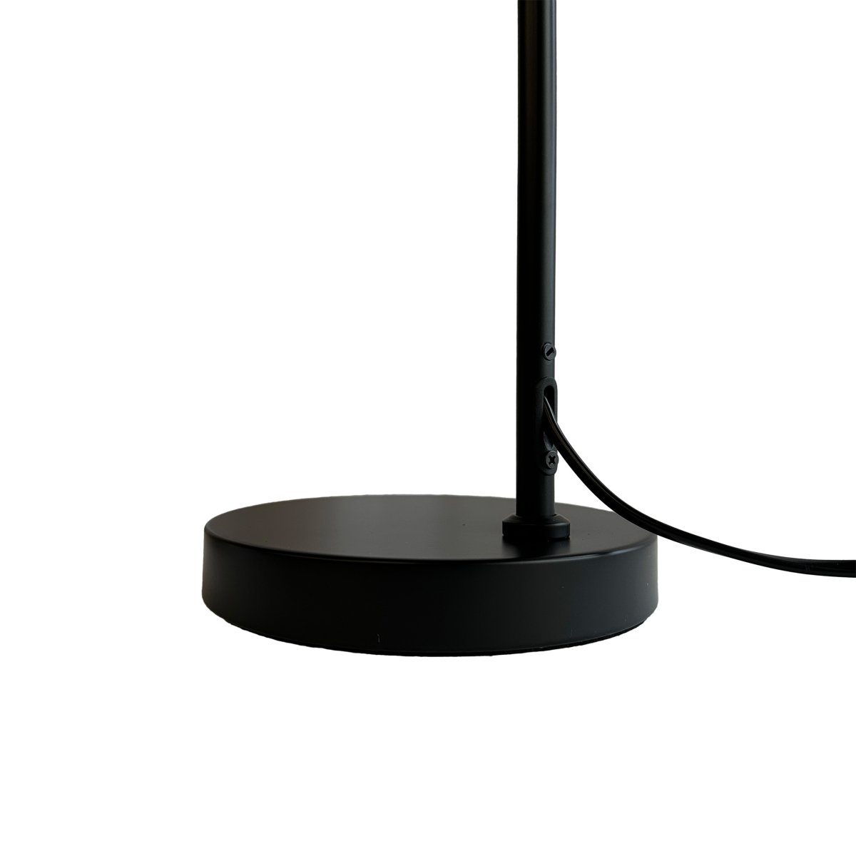 Denver 45cm Schwarz schreibtischlampe Von Dyberg Larsen - Die Serie ist elegant, praktisch und hat einen unverwechselbaren Stil.