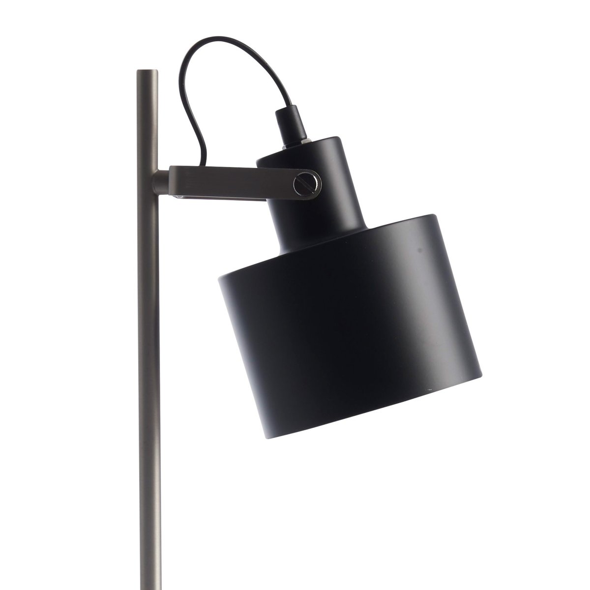 Ocean 43cm Schwarz schreibtischlampe Von Dyberg Larsen - Ocean bezaubert durch ihr Retro-Design mit einem Hauch von modernem Stil und eignet sich daher sowohl für das Schlafzimmer als auch als indirekte Lichtquelle im Wohnzimmer.
