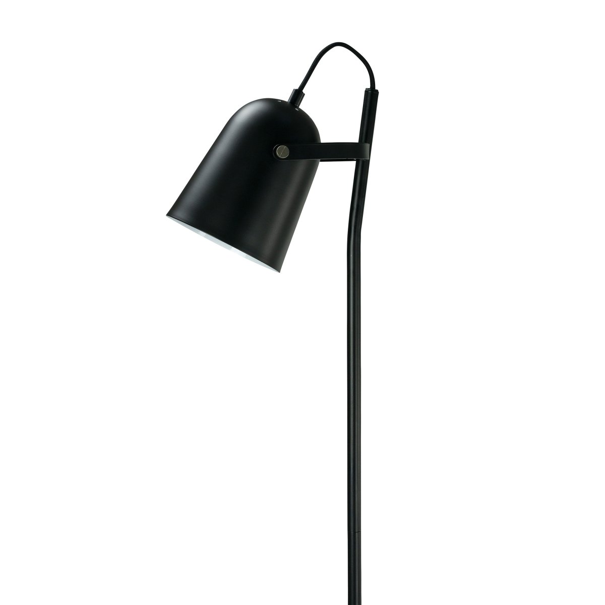 Oslo Schwarz stehlampe Von Dyberg Larsen - Oslo ist eine Lampe, die skandinavisches Design mit Funktionalität verbindet und so für eine harmonische und anspruchsvolle Atmosphäre in Ihrem Zuhause sorgt.