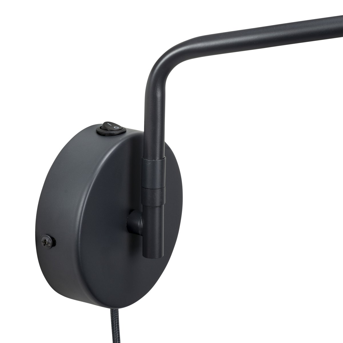 Manchester 45cm Grau wandlampe Von Dyberg Larsen - Der Arm der Lampe schwingt von einer Seite zur anderen und erstreckt sich 45 cm von der Wand bis zum entferntesten Punkt des Schirms.