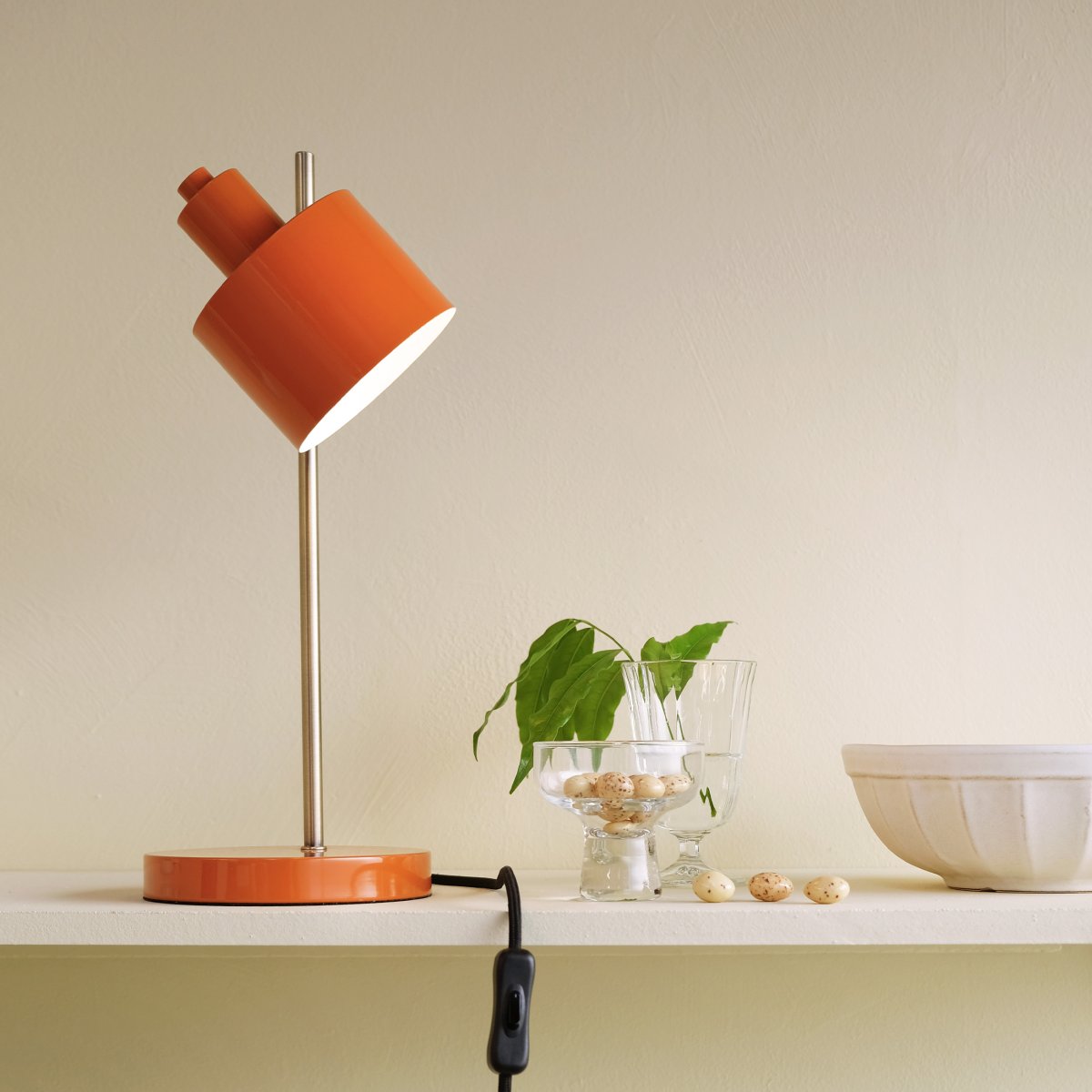 Ocean 43cm Orange schreibtischlampe Von Dyberg Larsen - Die Ocean-Tischlampe von Dyberg Larsen ist eine von den 50er Jahren inspirierte Lampe mit einem charmanten Retro-Design und einem modernen Touch.