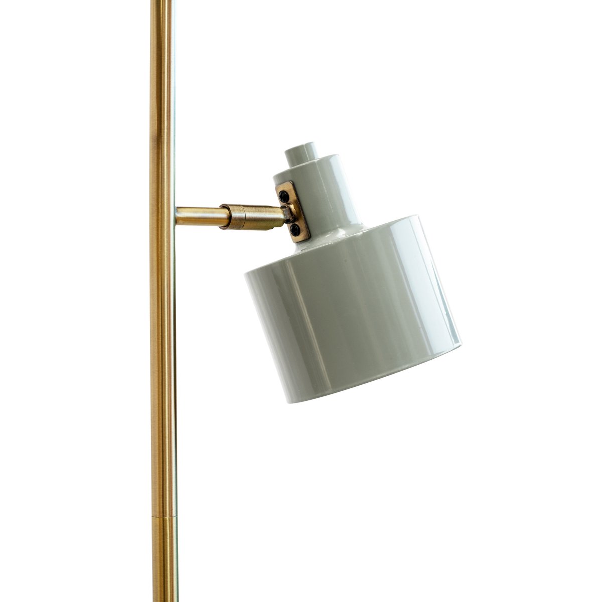 Ocean Olive stehlampe Von Dyberg Larsen - Die Ocean Stehlampe von Dyberg Larsen ist eine von den 50er Jahren inspirierte Lampe mit einem charmanten Retro-Design und einem modernen Touch.