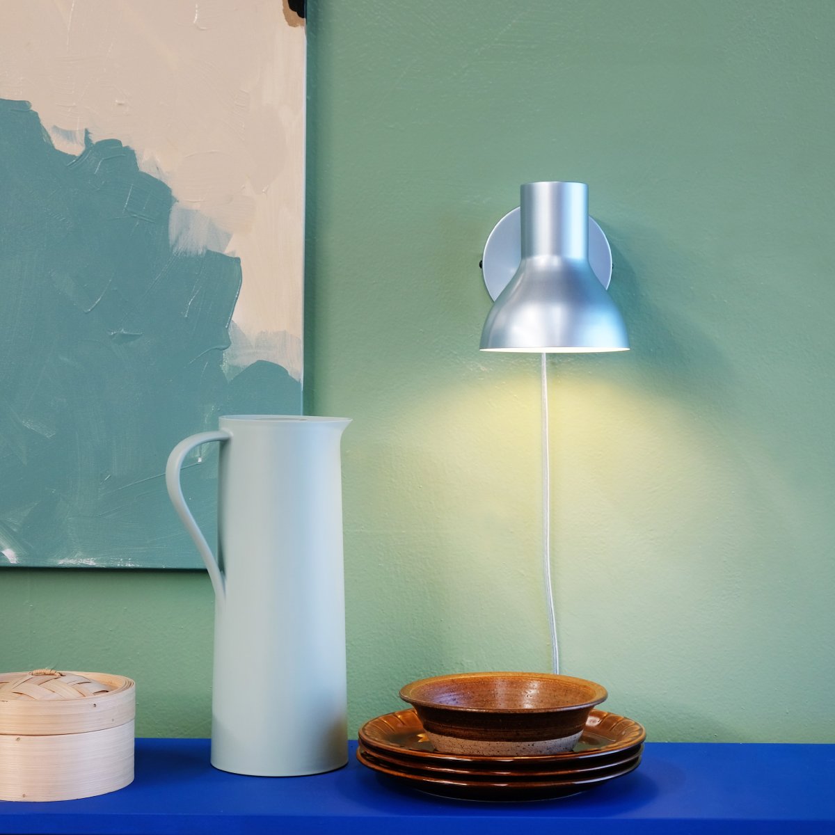 Bob Blau leselampe Von Dyberg Larsen - Bob &auml;r det perfekta valet f&ouml;r det moderna hemmet och kombinerar stilren design med funktionalitet.