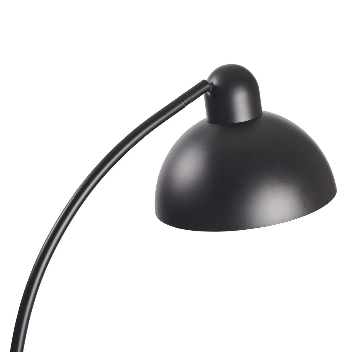 Eric Schwarz stehlampe Von Dyberg Larsen - Aus schwarzem Metall gefertigt und in Kombination mit dem Marmorsockel wird es zu einem stilvollen Einrichtungsdetail im Zuhause.