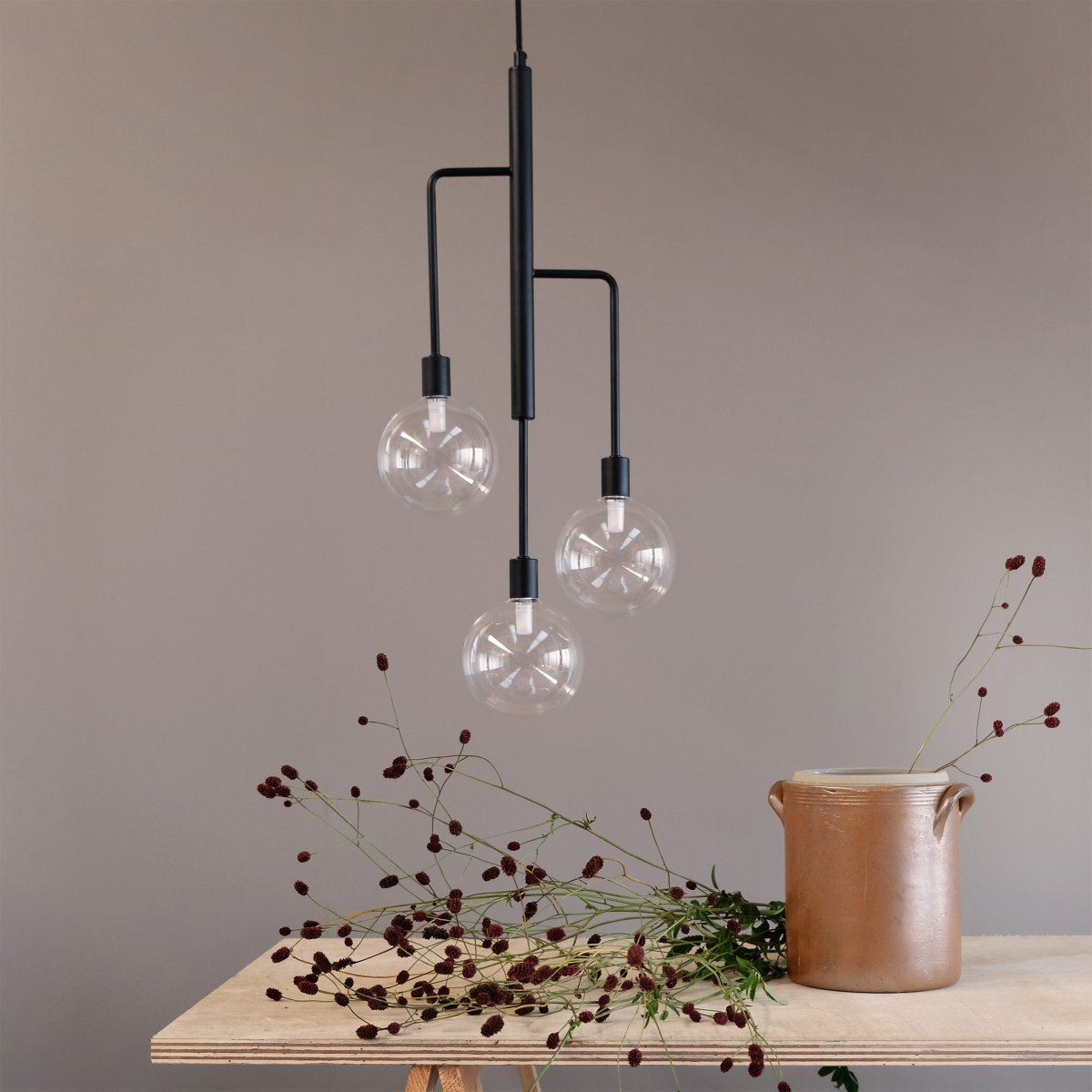 Chester 32cm Schwarz hängelampe Von Dyberg Larsen - Chester-Deckenleuchte mit drei Armen und Rauchglas.