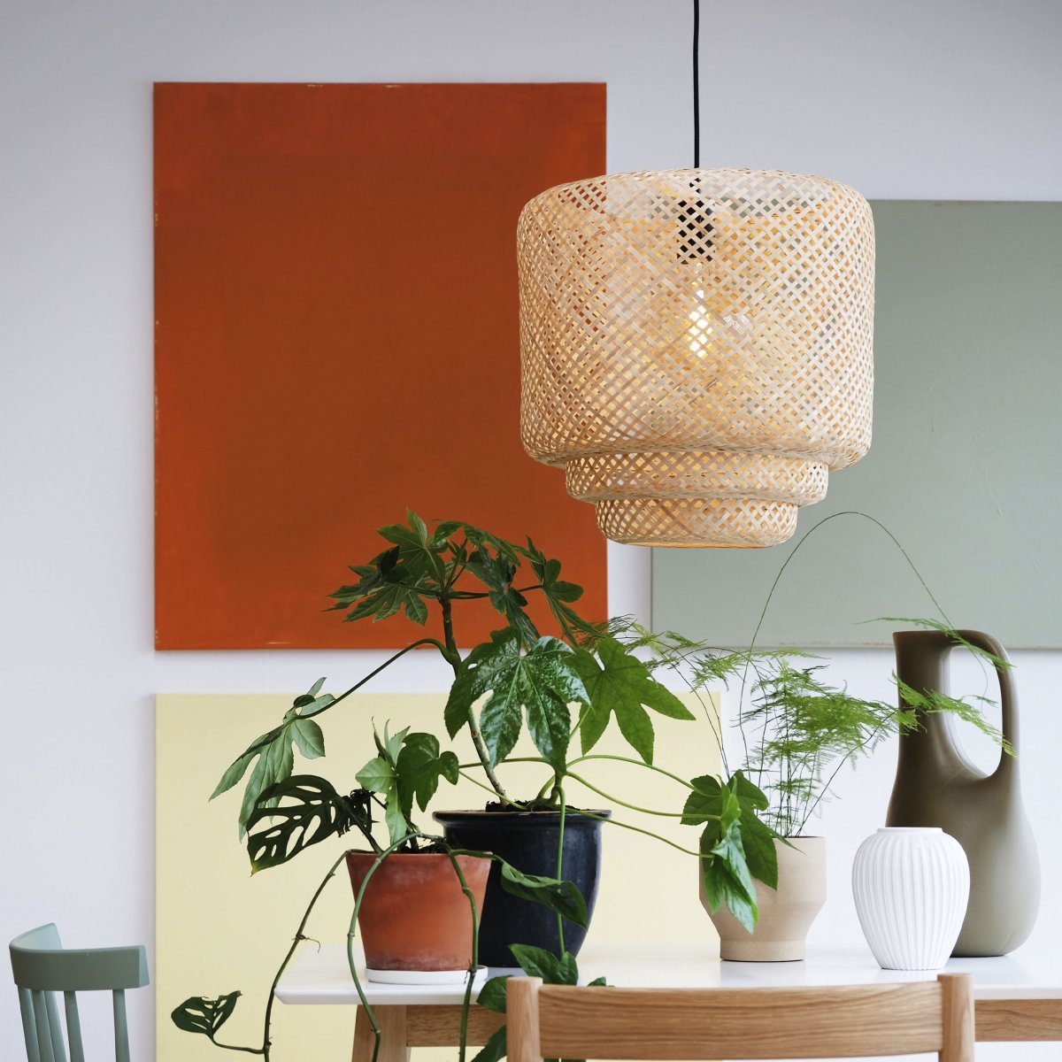 Boom Ø40 Natur hängelampe Von Dyberg Larsen - Mit ihrem handgewebten Design erzeugt diese Lampe ein warmes, einladendes und dekoratives Licht, wenn Sie Ihrem Interieur eine nat&uuml;rliche und sanfte Beleuchtung verleihen m&ouml;chten.