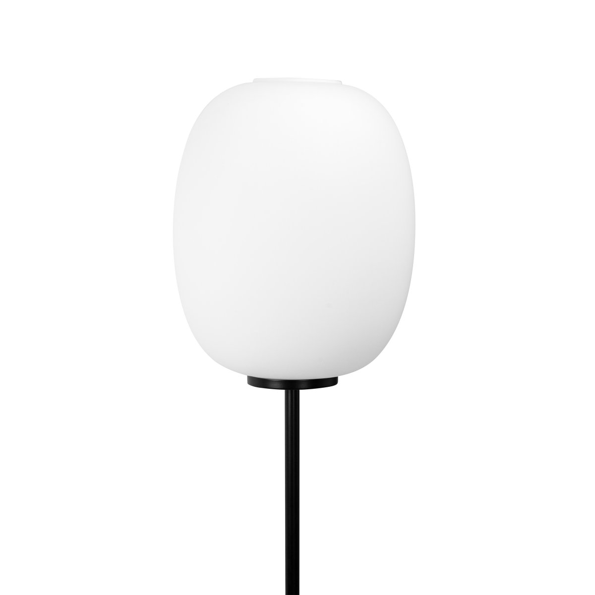 DL39 Schwarz stehlampe Von Dyberg Larsen - Die Stehleuchte DL39 ist eine einzigartige und aufregende Leuchte mit einem harmonischen und schlichten Design, das von klassischen minimalistischen Linien inspiriert ist.