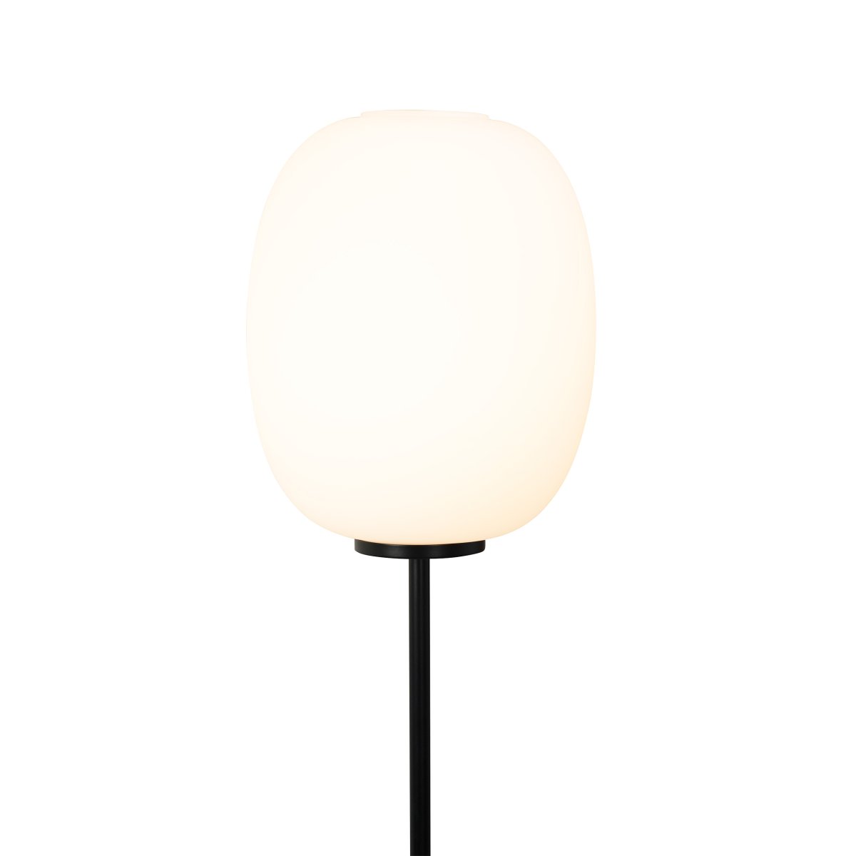 DL39 Schwarz stehlampe Von Dyberg Larsen - Die Stehleuchte DL39 ist eine einzigartige und aufregende Leuchte mit einem harmonischen und schlichten Design, das von klassischen minimalistischen Linien inspiriert ist.