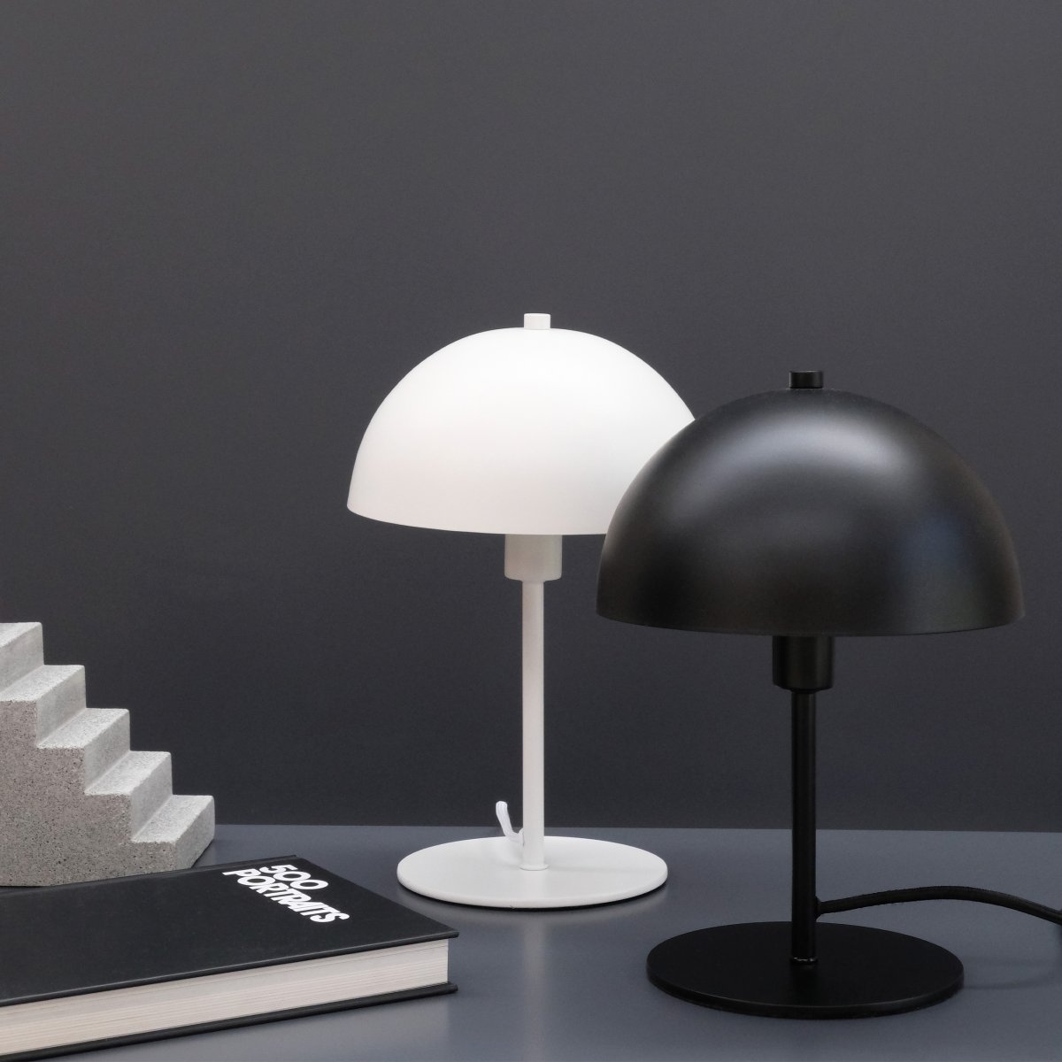 Malmø 30cm Weiß tischlampe Von Dyberg Larsen - Das moderne Malmö Die Tischlampe verleiht Ihrem Zuhause eine anspruchsvolle und stilvolle Note.
