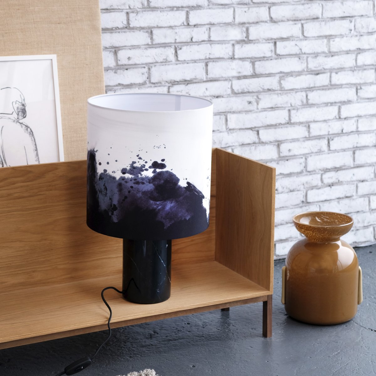 Molly 50cm Marmor tischlampe Von Dyberg Larsen - Molly ist eine einzigartige Tischlampe mit modernem Design.