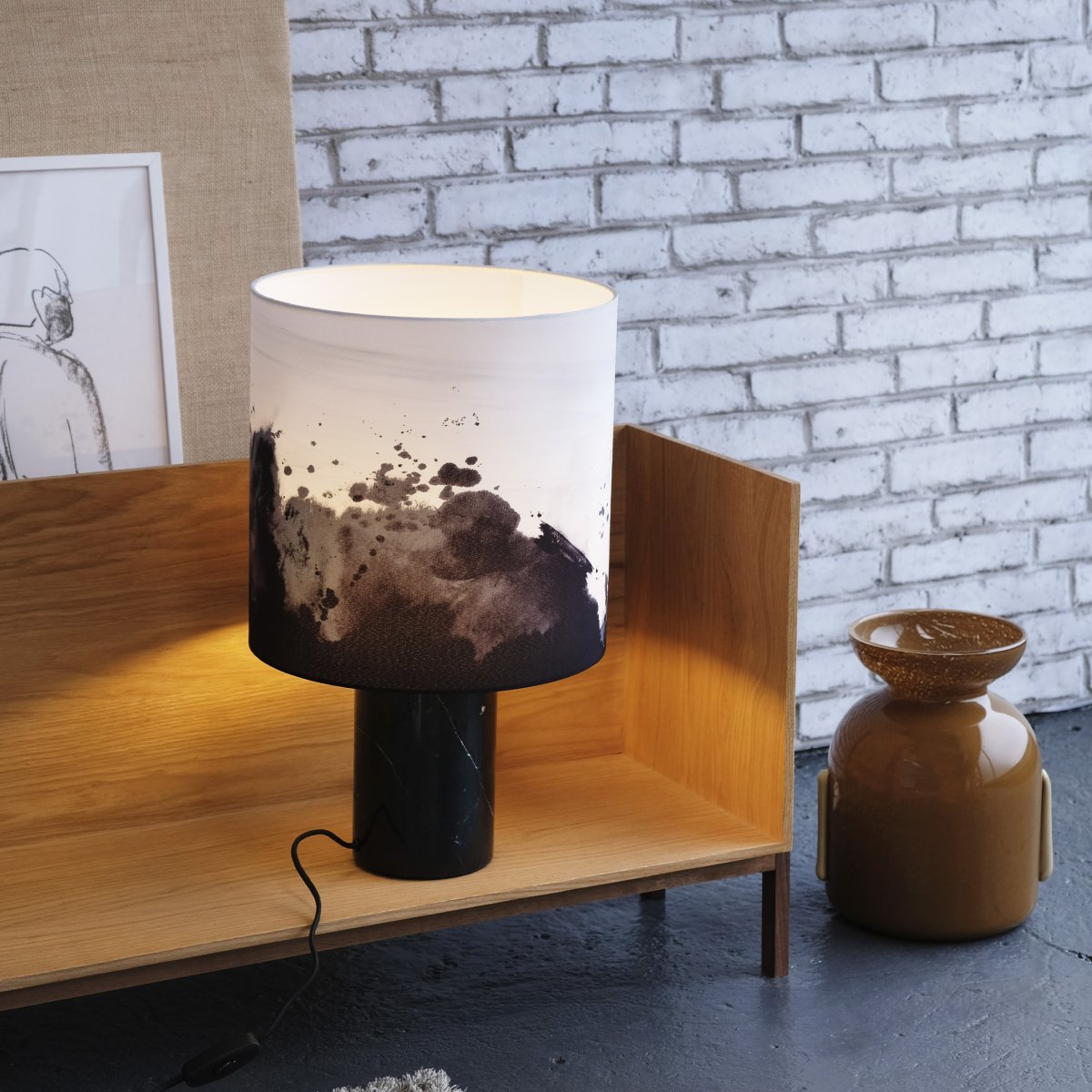 Molly 50cm Marmor tischlampe Von Dyberg Larsen - Molly ist eine einzigartige Tischlampe mit modernem Design.