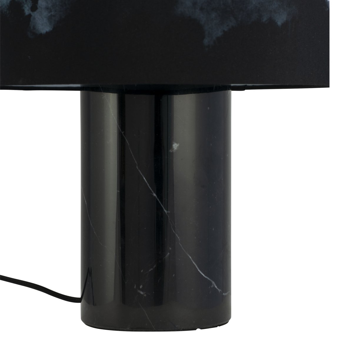 Molly 50cm Marmor tischlampe Von Dyberg Larsen - Molly ist eine einzigartige Tischlampe mit modernem Design.