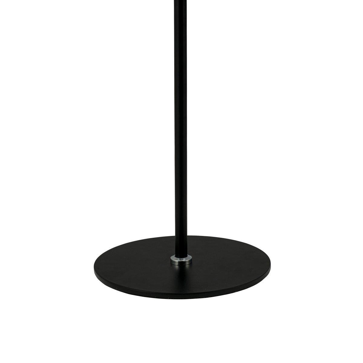 Easton 56cm Schwarz schreibtischlampe Von Dyberg Larsen - Die Lampen bestehen aus schwarzem Metall mit Chromdetails und haben eine Kabellänge von 100 cm.
