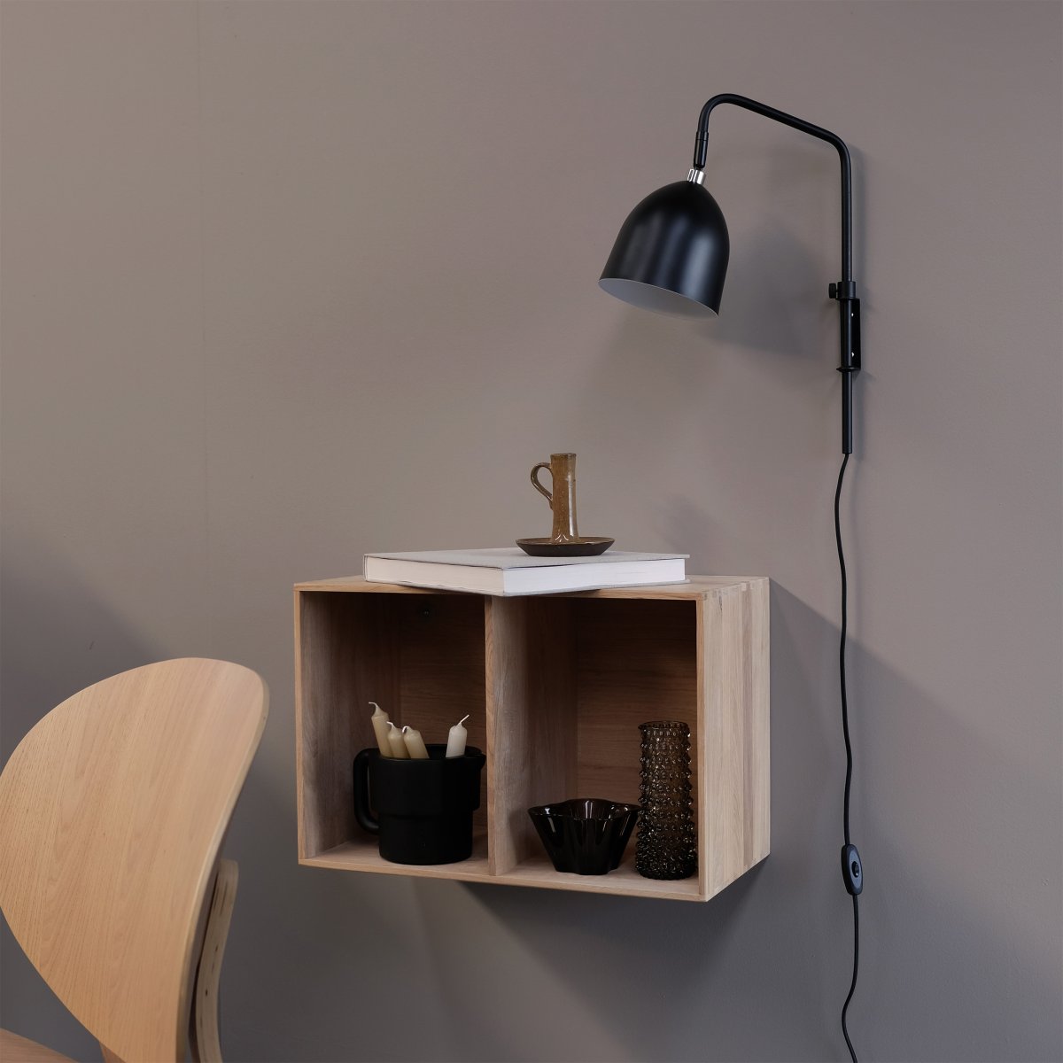 Easton 43cm Schwarz wandlampe Von Dyberg Larsen - Elegant und flexibel ist es die perfekte Ergänzung zu Ihrem Lieblingssessel.