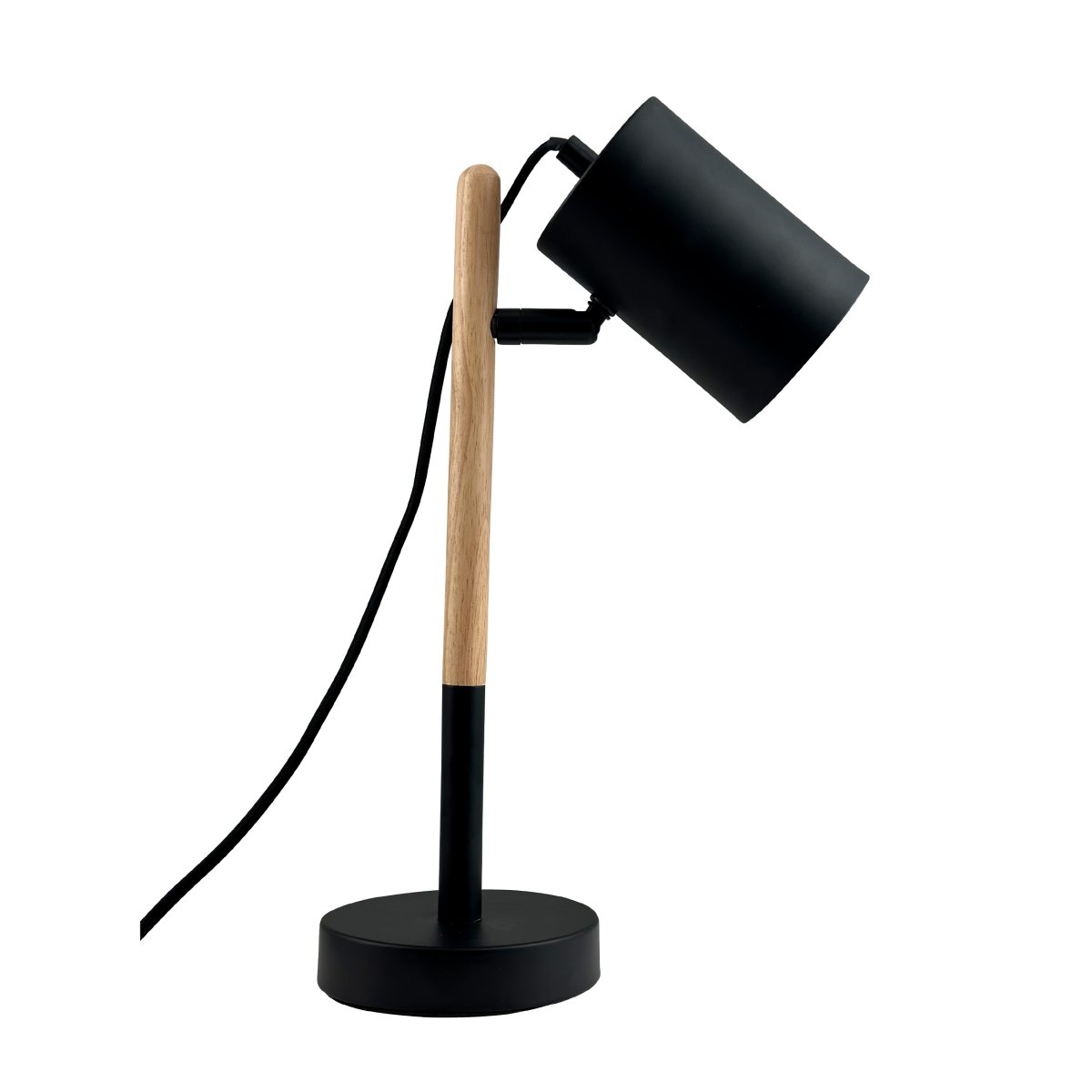 Woody 35cm Schwarz schreibtischlampe Von Dyberg Larsen - Das 1,5 Meter lange Stoffkabel mit praktischem Ein-/Ausschalter macht die Lampe einfach zu bedienen und perfekt für Büroschreibtische und Nachttische.