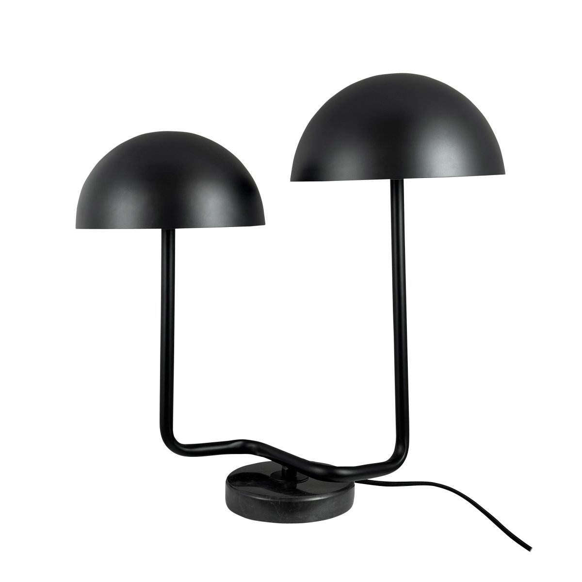 Cluster 42cm Schwarz tischlampe Von Dyberg Larsen - De tv&aring; lampsk&auml;rmarna ger en behaglig och balanserad belysning, perfekt b&aring;de f&ouml;r arbete och mysiga h&ouml;rn.