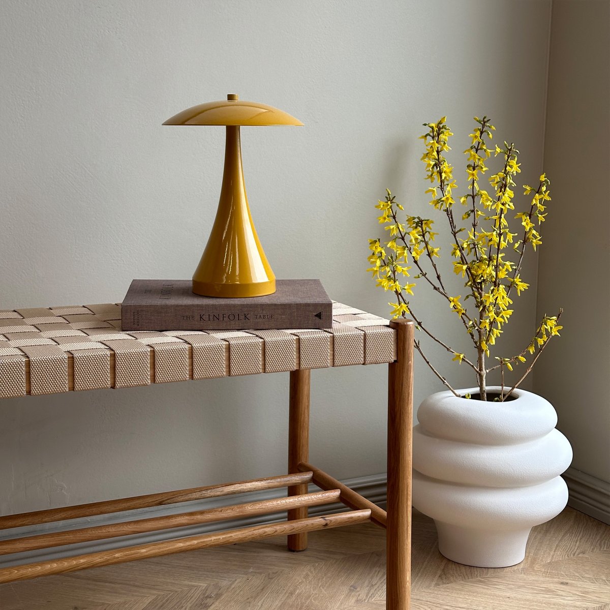 Vienna 28cm Curry tragbare Von Dyberg Larsen - Die Lampe eignet sich sowohl für den Innen- als auch für den Außenbereich sowie für die Terrasse oder den Balkon.