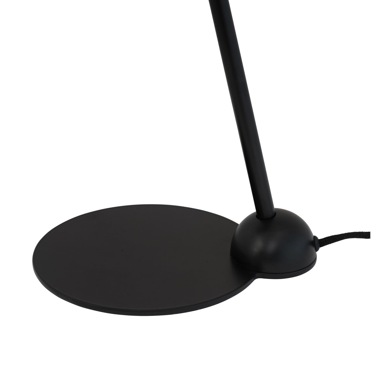 Ludo 42cm Schwarz schreibtischlampe Von Dyberg Larsen - Schaffen Sie mit der Ludo-Tischlampe, die vom legendären Ludo-Stück inspiriert ist, eine verspielte Atmosphäre in Ihrem Zuhause.