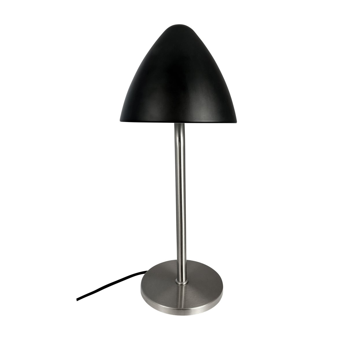 Oulu 47cm Schwarz tischlampe Von Dyberg Larsen - Die Lampe verleiht Ihrem Zuhause eine moderne und stilvolle Note, wobei der Kontrast zwischen der tiefschwarzen Farbe und dem gebürsteten Stahl einen zeitlosen Ausdruck erzeugt.