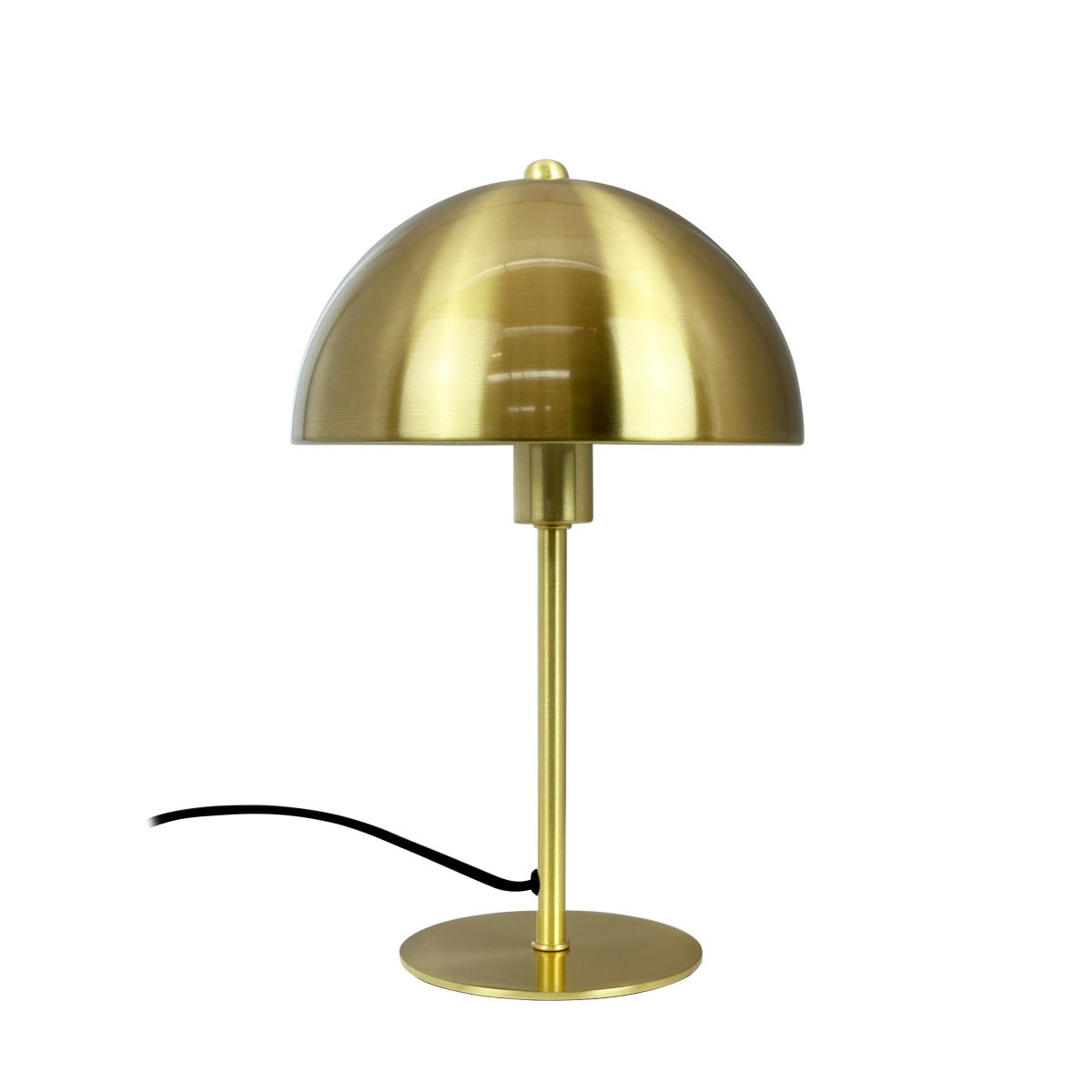 Lyon 30cm Messing tischlampe Von Dyberg Larsen - Der halbrunde Schirm verleiht einen modernen Touch und sorgt für eine angenehme und gleichmäßige Lichtverteilung, ideal sowohl für die Arbeits- als auch für die Stimmungsbeleuchtung.
