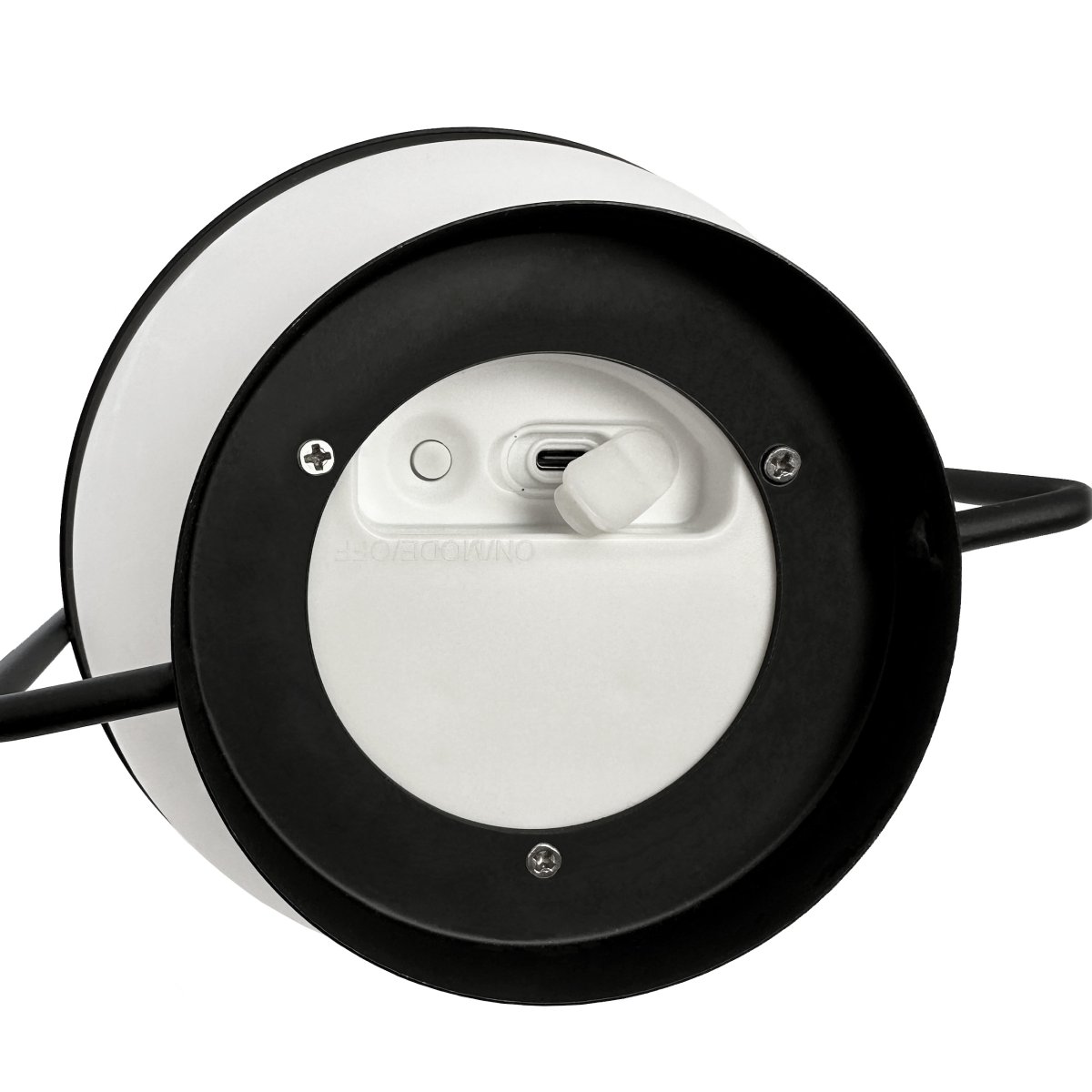 Summer 25cm Schwarz tragbare Von Dyberg Larsen - Summer ist eine wiederaufladbare LED-Lampe, die sowohl über das Solarpanel als auch über USB aufgeladen werden kann und Ihnen Licht gibt, wenn Sie es brauchen.