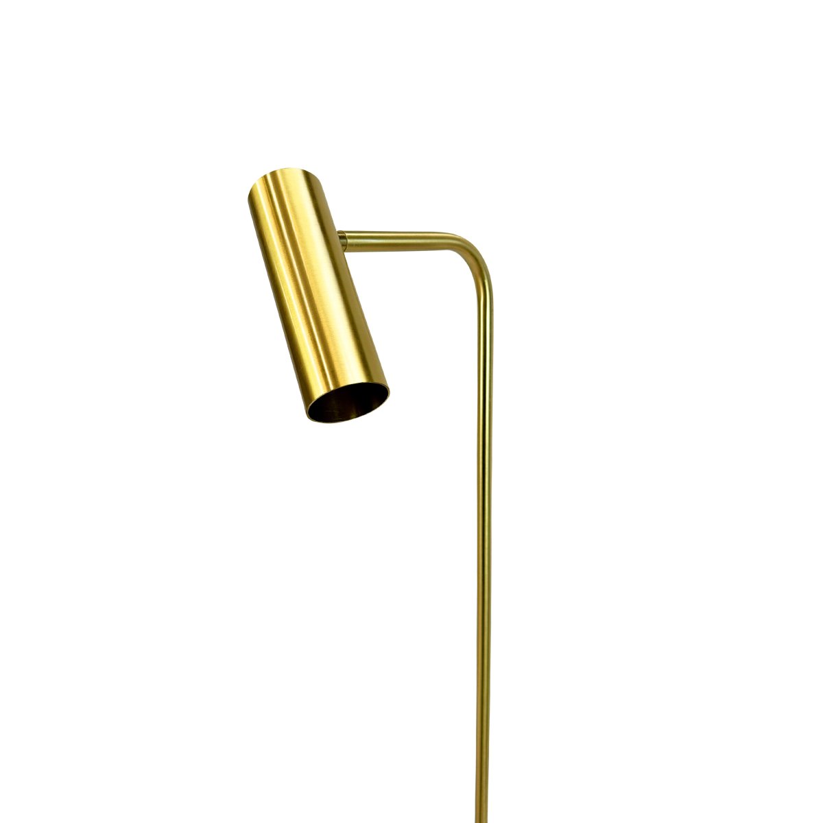 Skagerrak Messing stehlampe Von Dyberg Larsen - Mit ihrem eleganten Ausdruck und dem Fokus auf ihre stilvolle Schlichtheit passt die Lampe perfekt sowohl in moderne als auch in klassische Innenr&auml;ume.