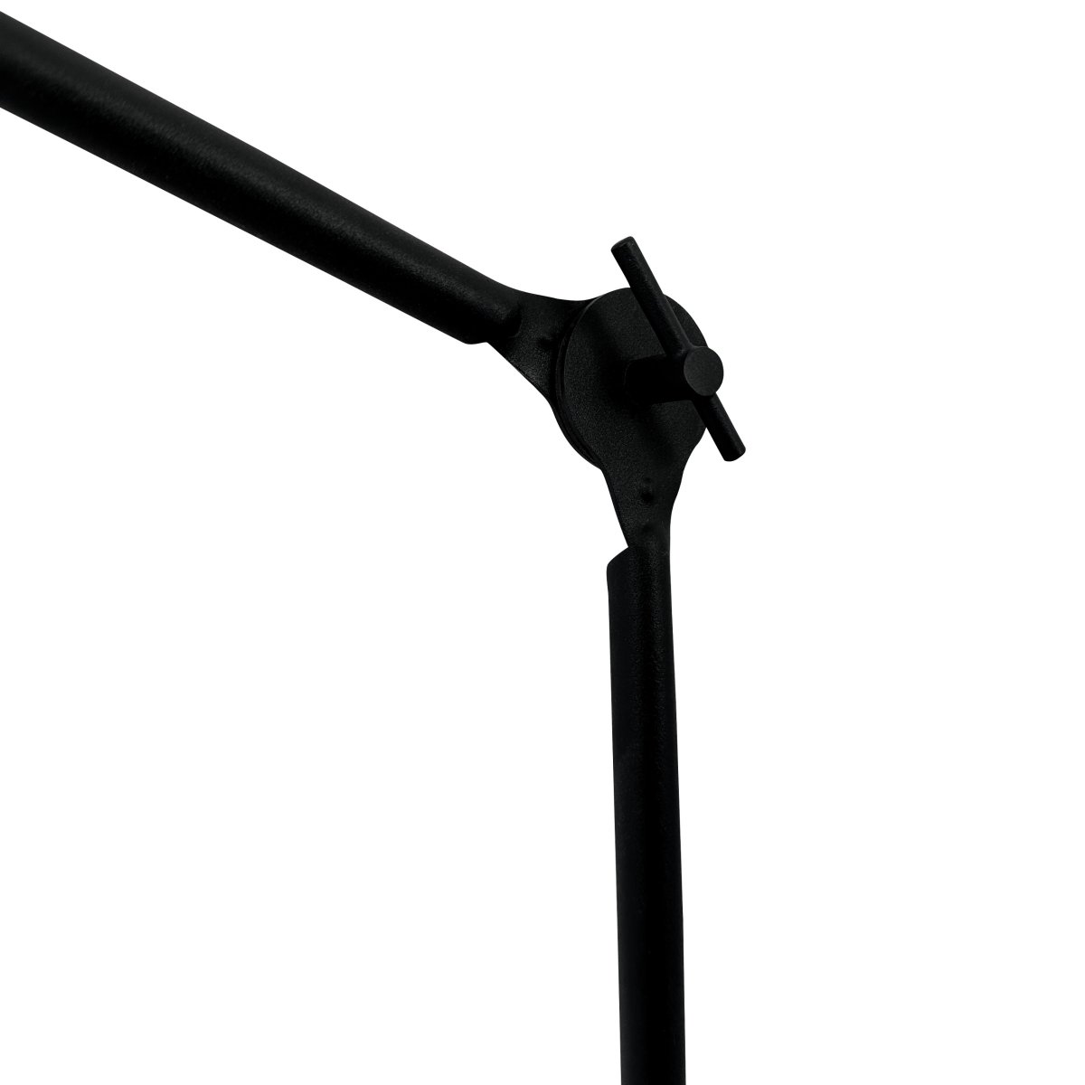 Lotus 85cm Schwarz schreibtischlampe Von Dyberg Larsen - Eine ideale Lösung für alle, die sowohl eine praktische Beleuchtung als auch ein stilvolles Designelement für ihren Schreibtisch oder ihr Arbeitszimmer suchen.