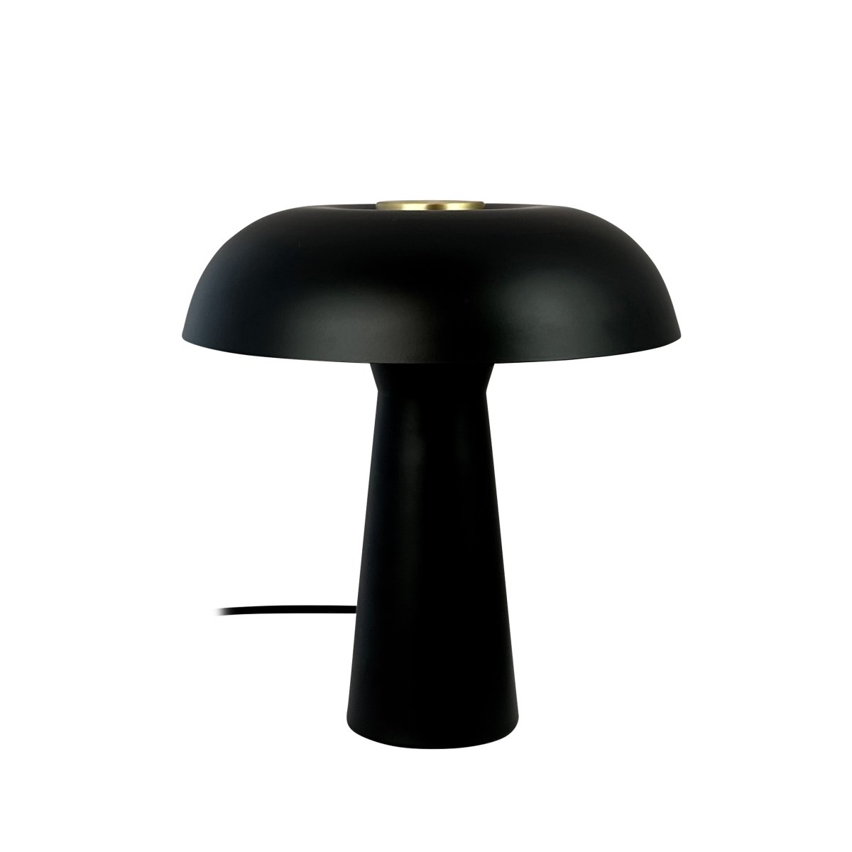 Iris 28cm Schwarz tischlampe Von Dyberg Larsen - Die Lampe verbreitet ein angenehmes und gleichm&auml;&szlig;iges Licht und eignet sich daher ideal, um im Schlafzimmer, Wohnzimmer oder Flur eine entspannte Atmosph&auml;re zu schaffen.